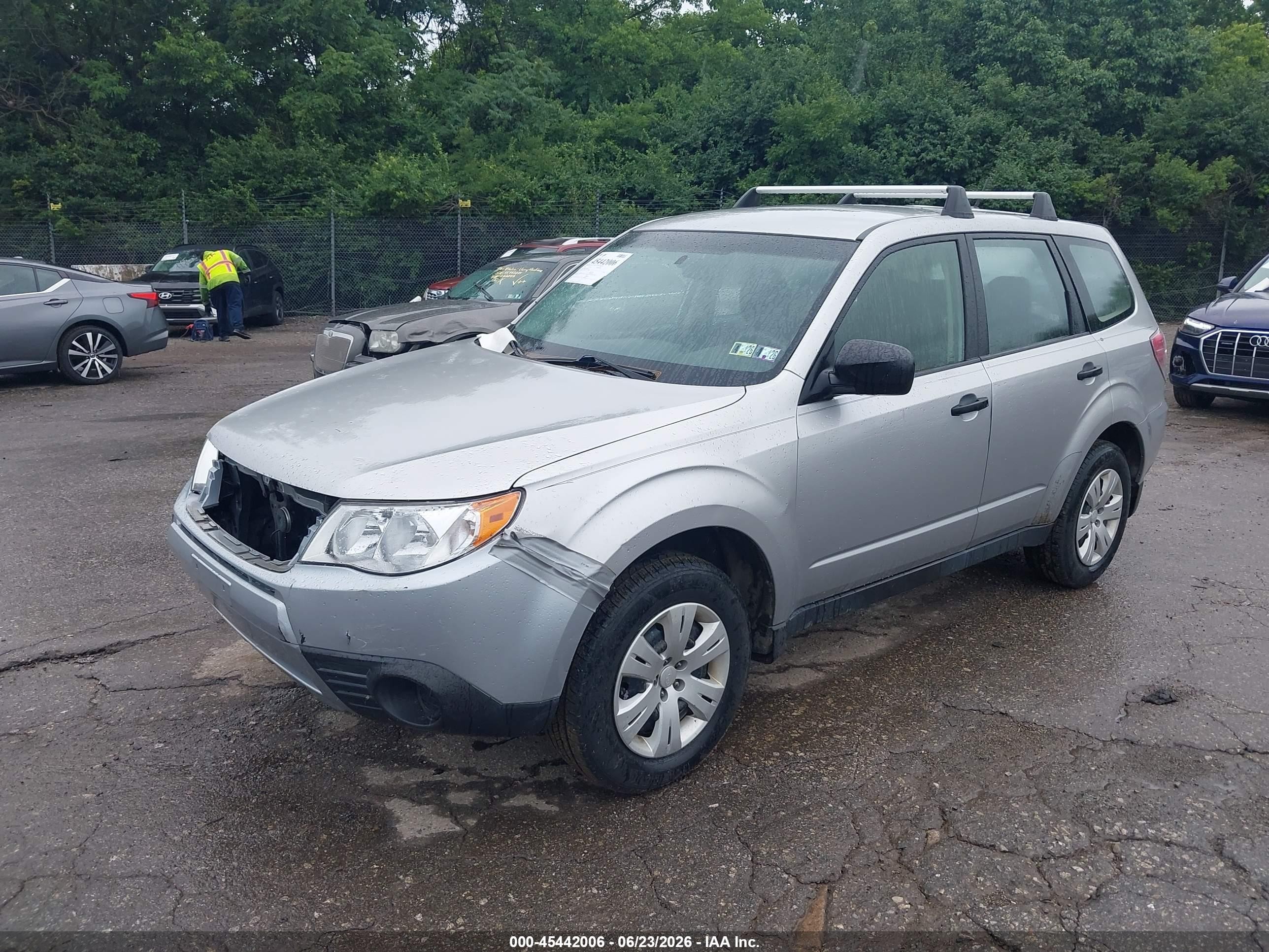 2013 Subaru Forester 2.5x Silver vin: JF2SHAAC9DH414242
