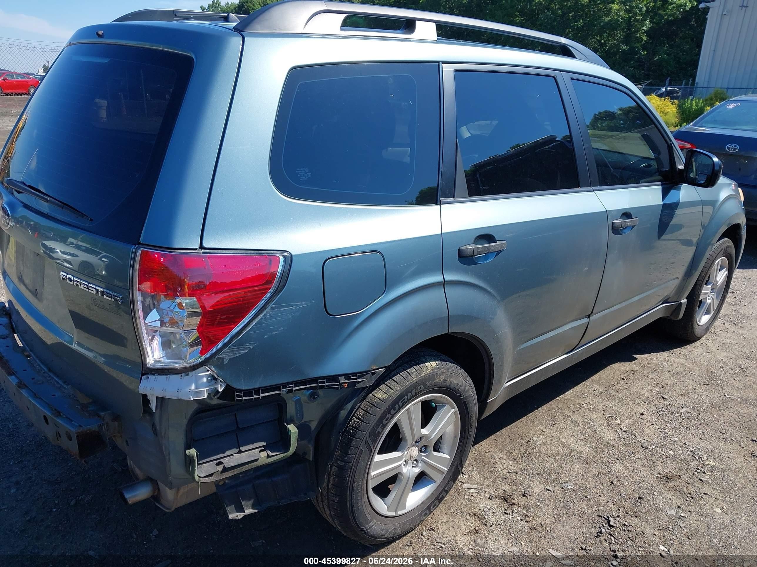 2011 Subaru Forester 2.5x Green vin: JF2SHABC0BH741981