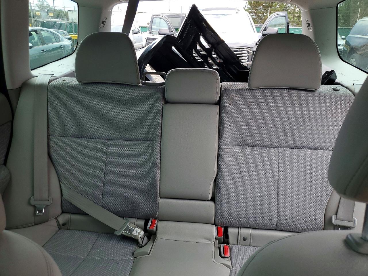 2011 Subaru Forester 2.5x Gray vin: JF2SHABC0BH763897