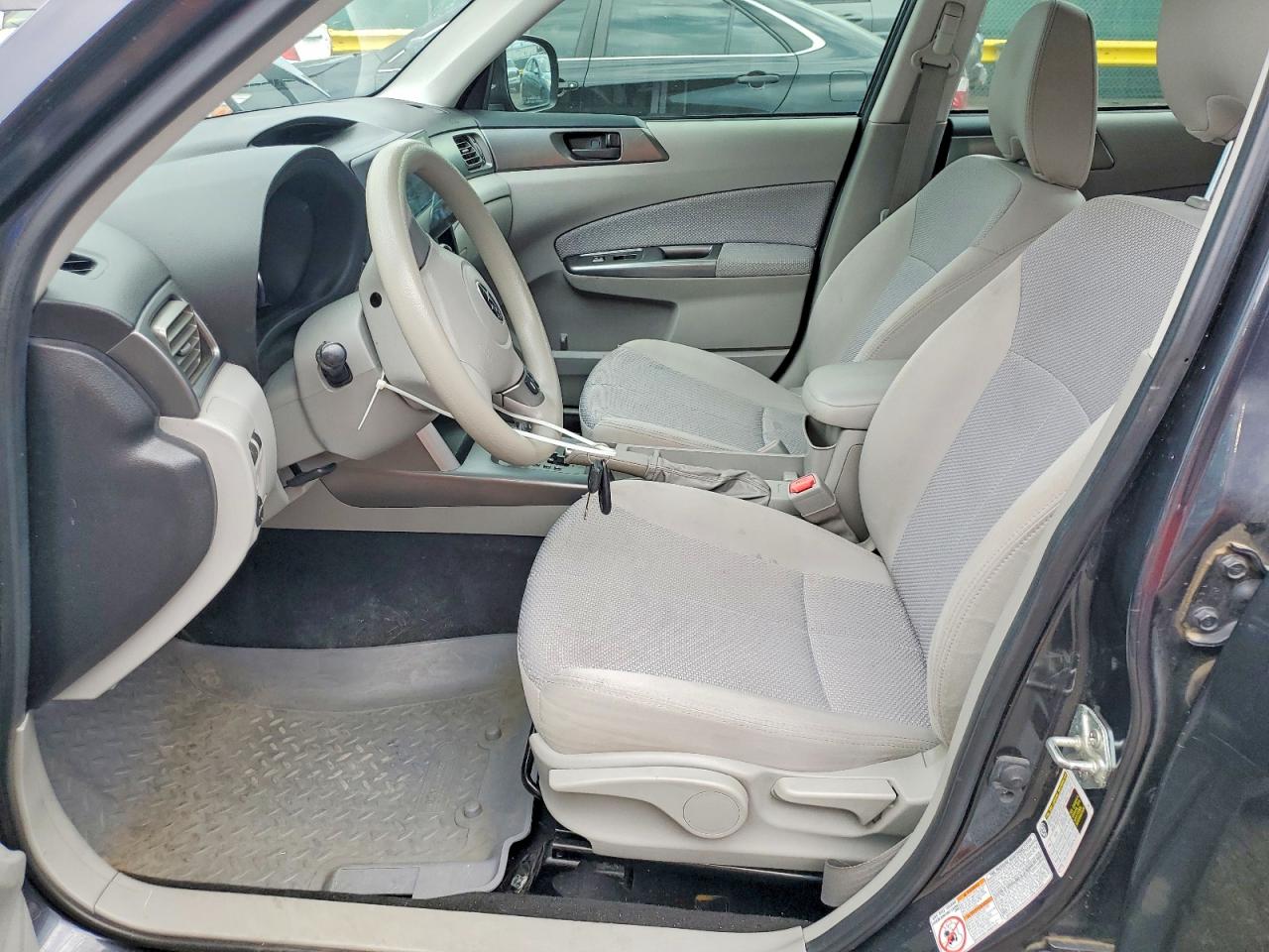 2011 Subaru Forester 2.5x Gray vin: JF2SHABC0BH763897