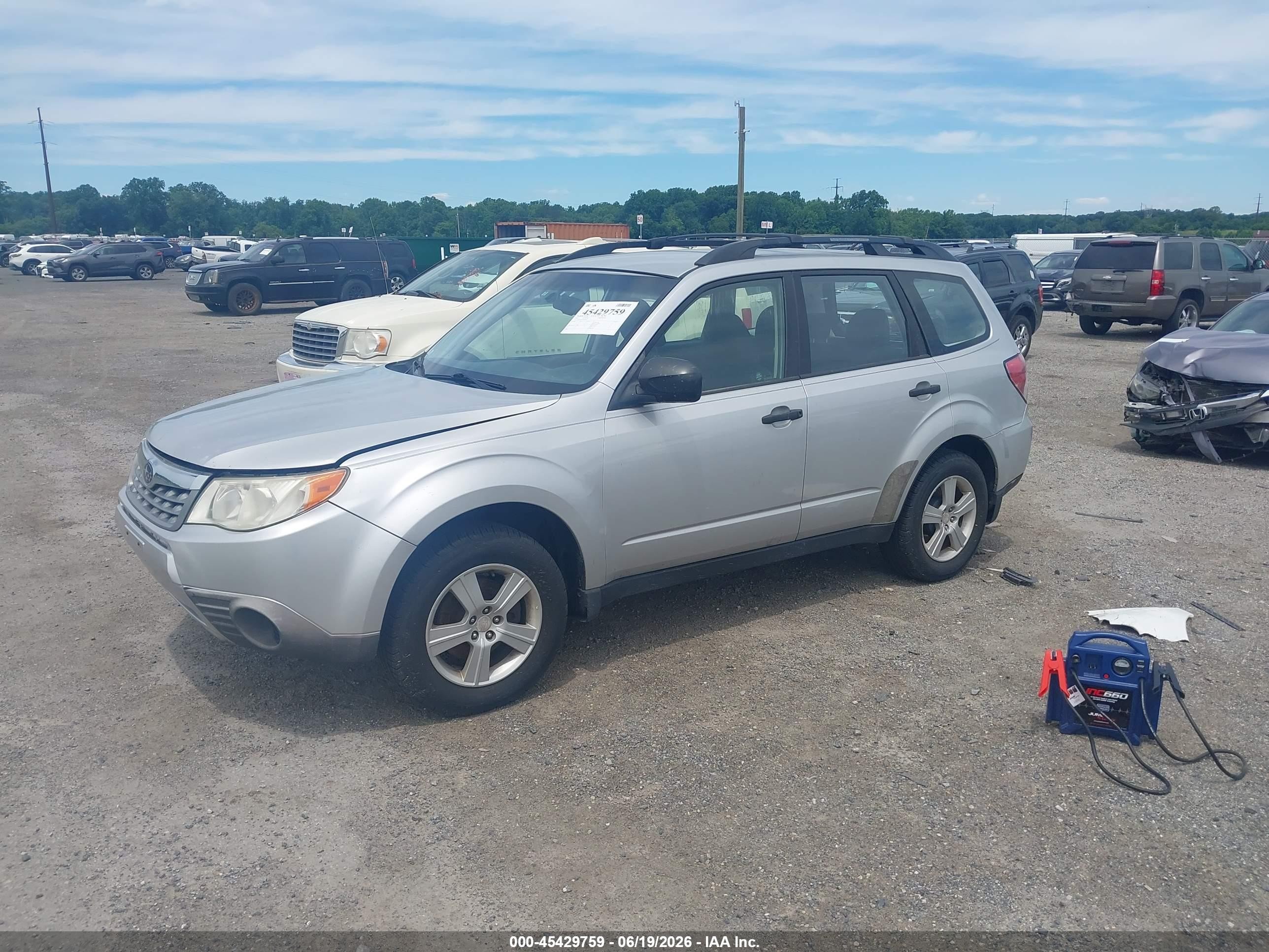 2011 Subaru Forester 2.5x Silver vin: JF2SHABC0BH766315