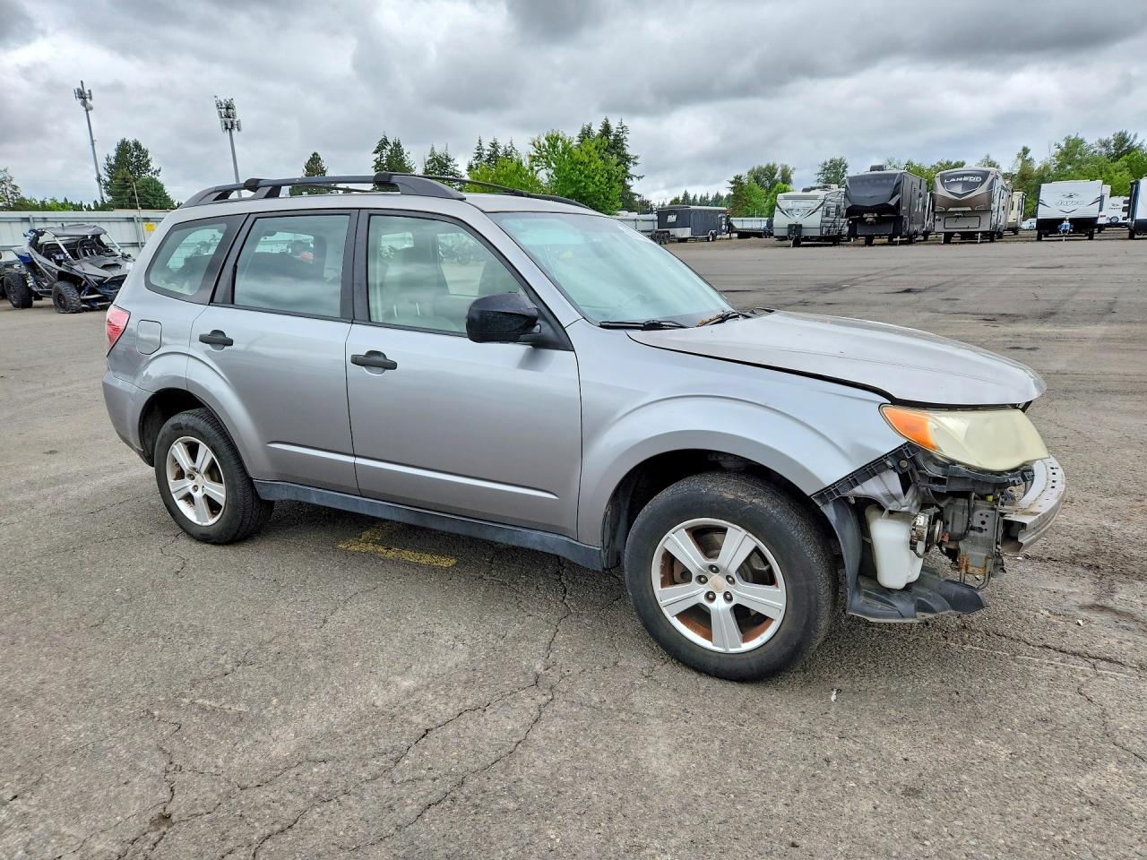 2011 Subaru Forester 2.5x Silver vin: JF2SHABC0BH777833