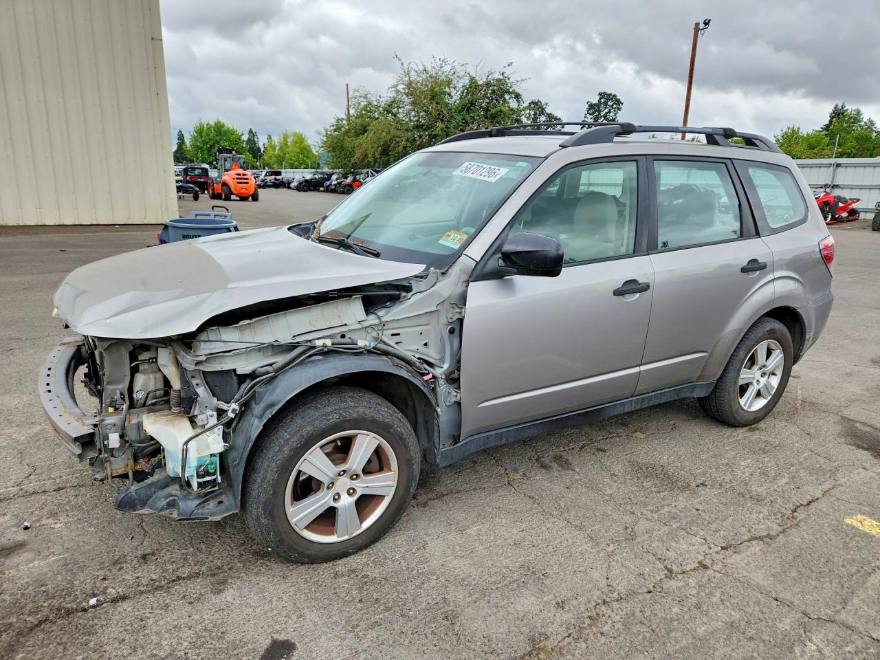 2011 Subaru Forester 2.5x Silver vin: JF2SHABC0BH777833