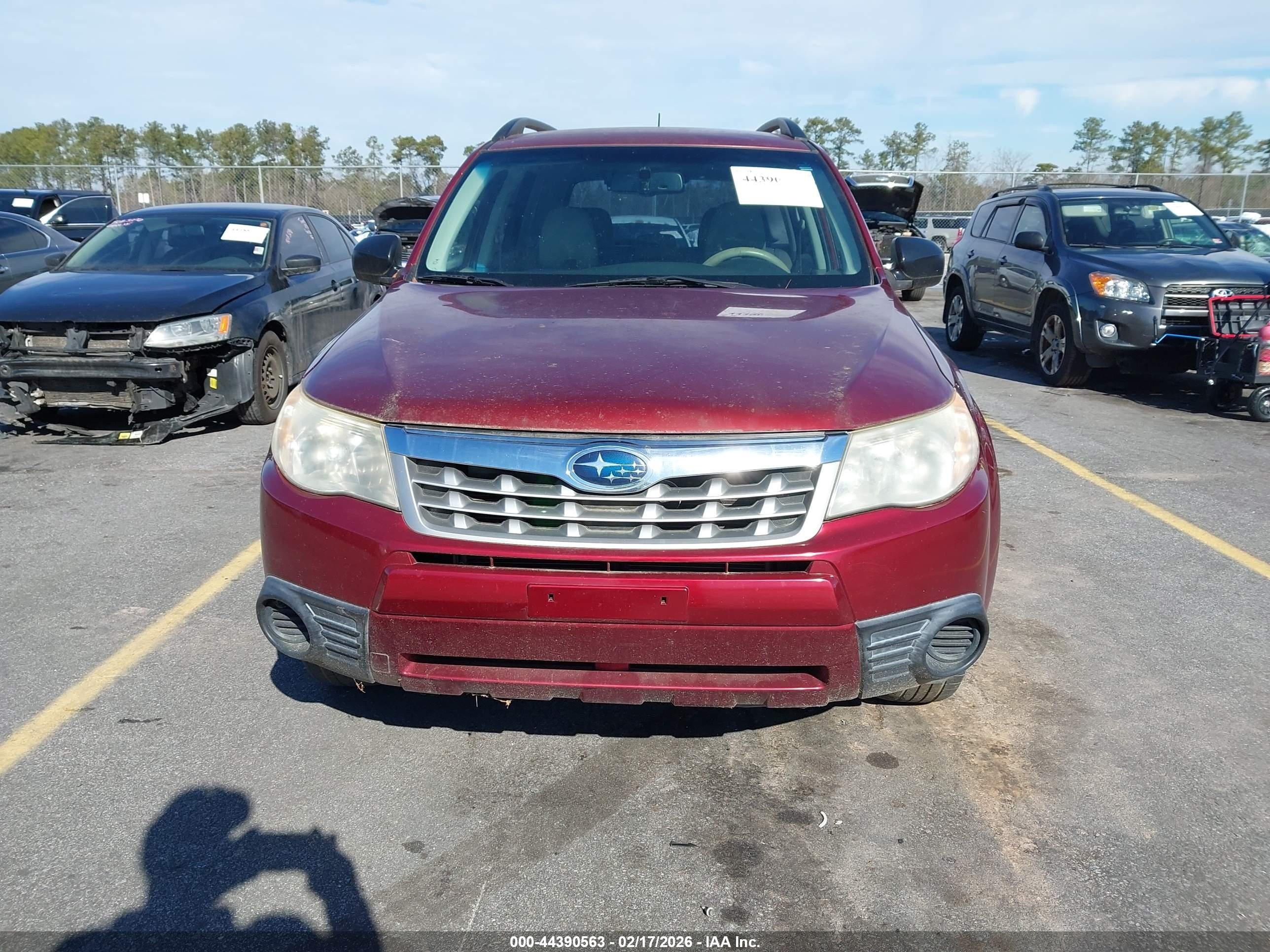 2012 Subaru Forester 2.5x Темно-бордовый vin: JF2SHABC0CH466033