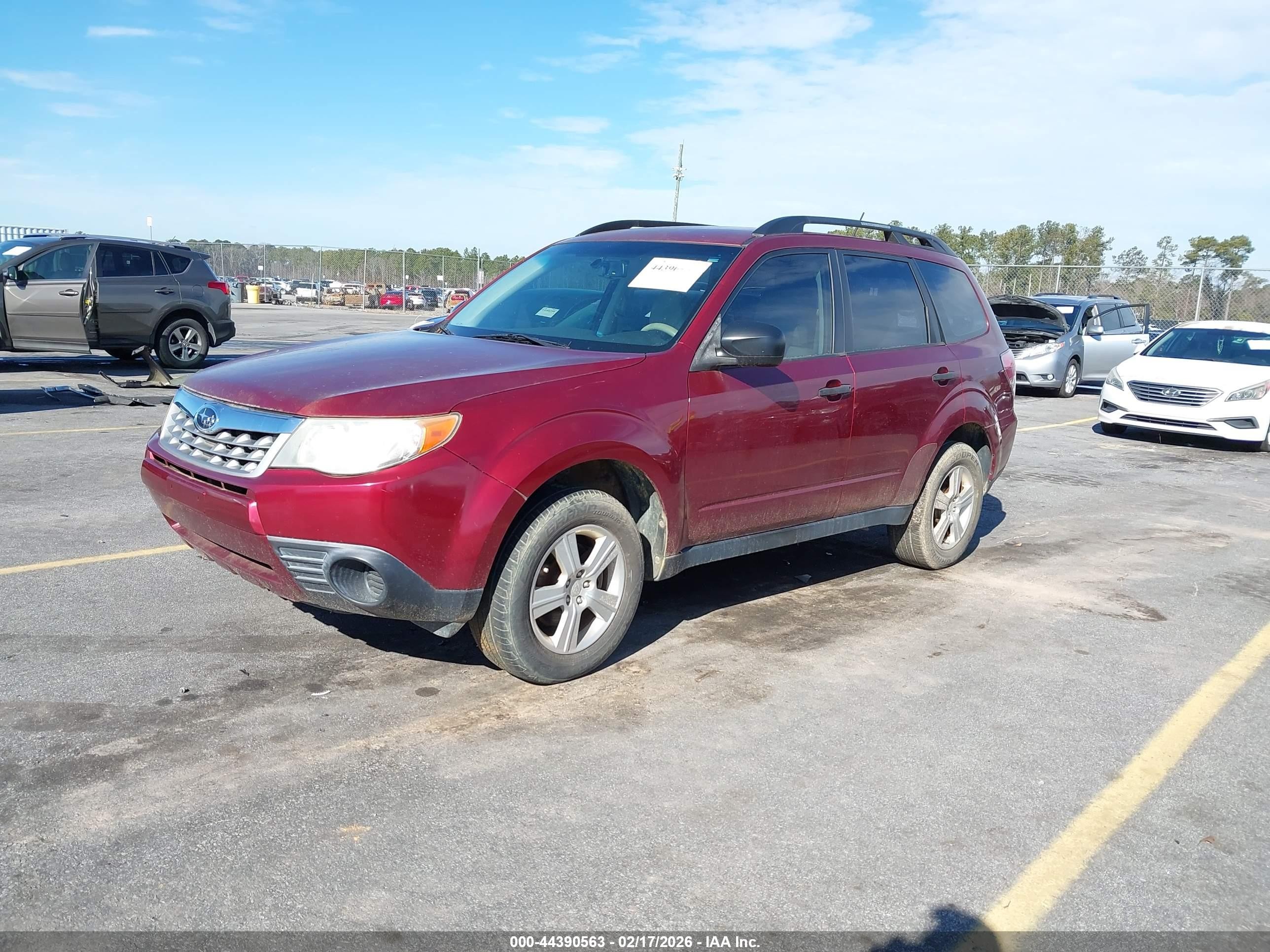 2012 Subaru Forester 2.5x Темно-бордовый vin: JF2SHABC0CH466033
