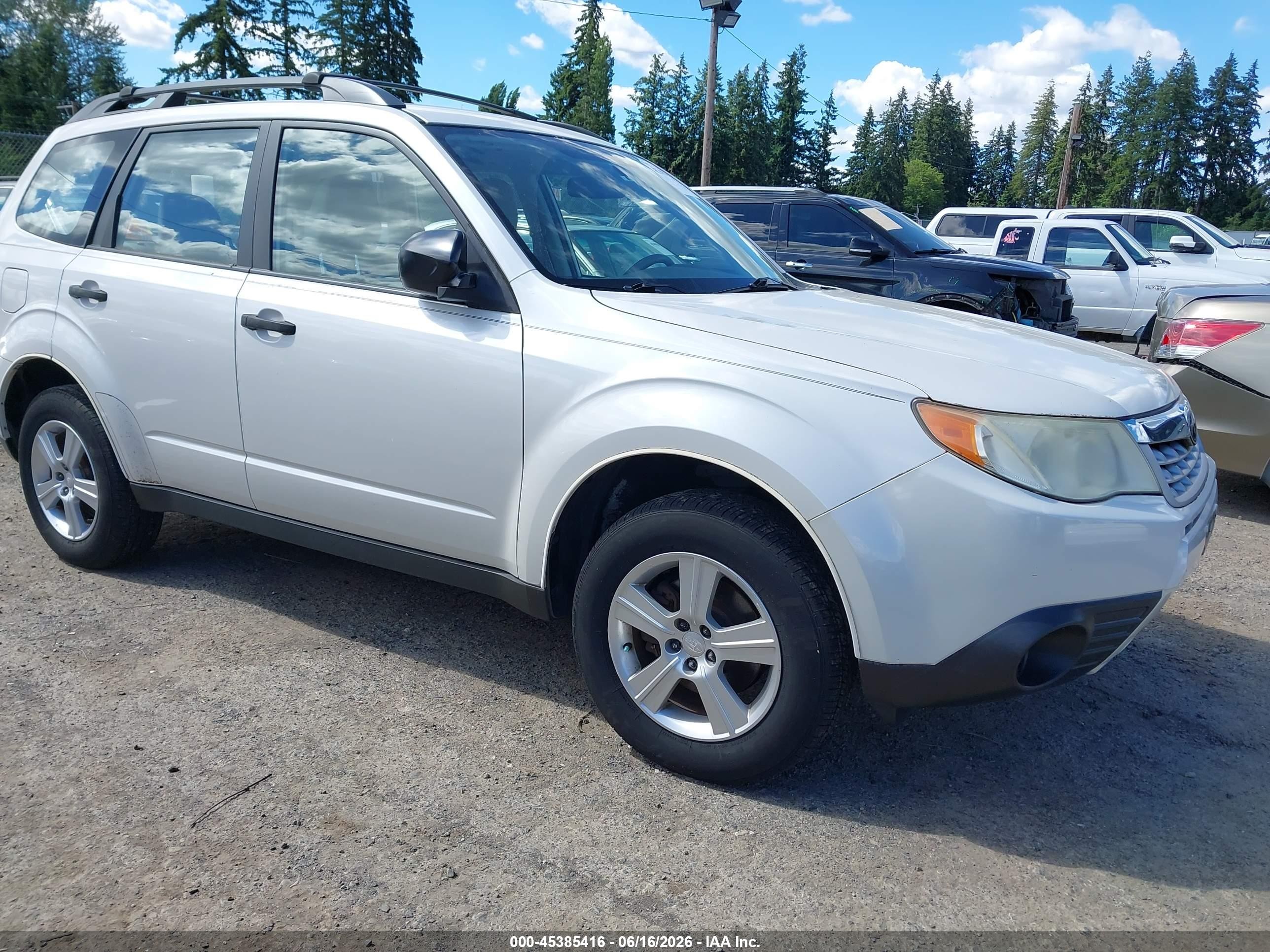 2011 Subaru Forester 2.5x White vin: JF2SHABC1BH732898