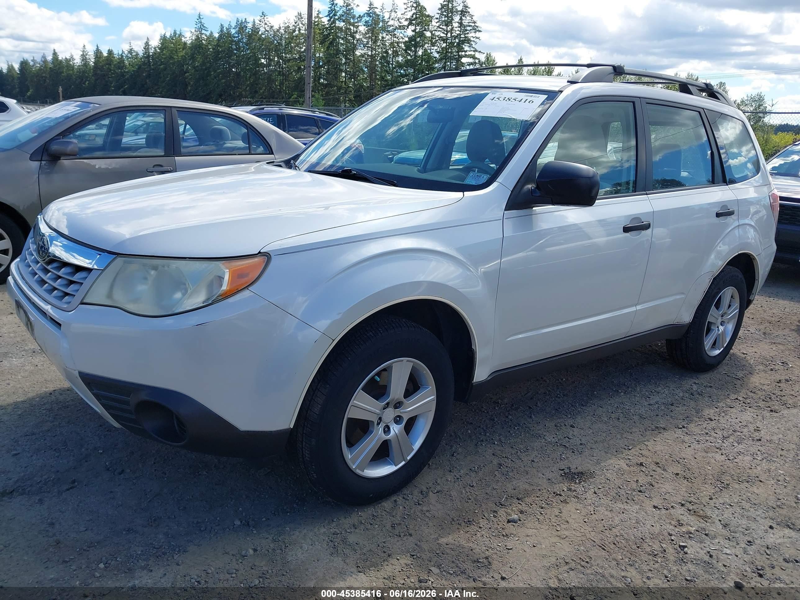 2011 Subaru Forester 2.5x White vin: JF2SHABC1BH732898