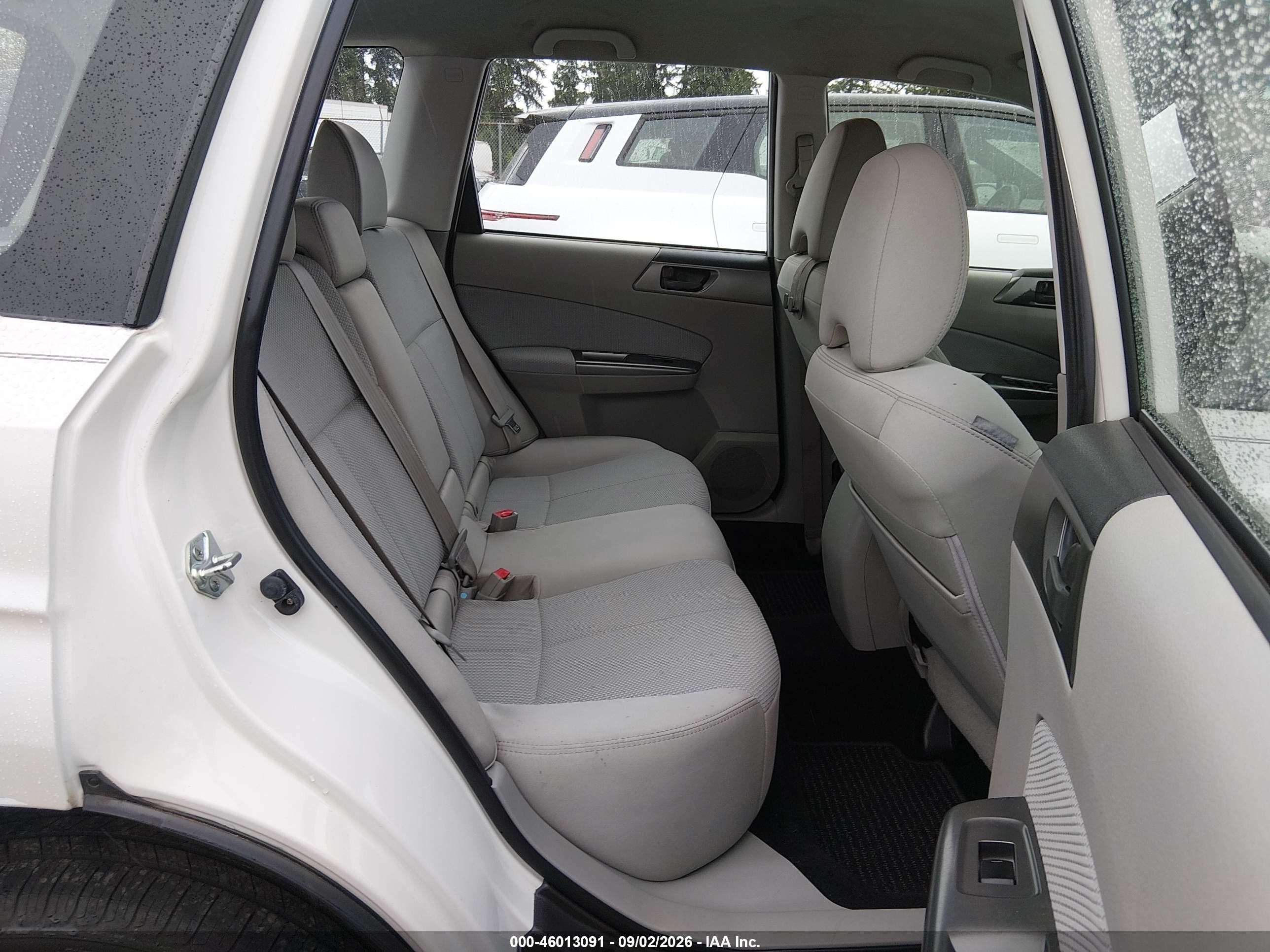 2011 Subaru Forester 2.5x Белый vin: JF2SHABC1BH739897