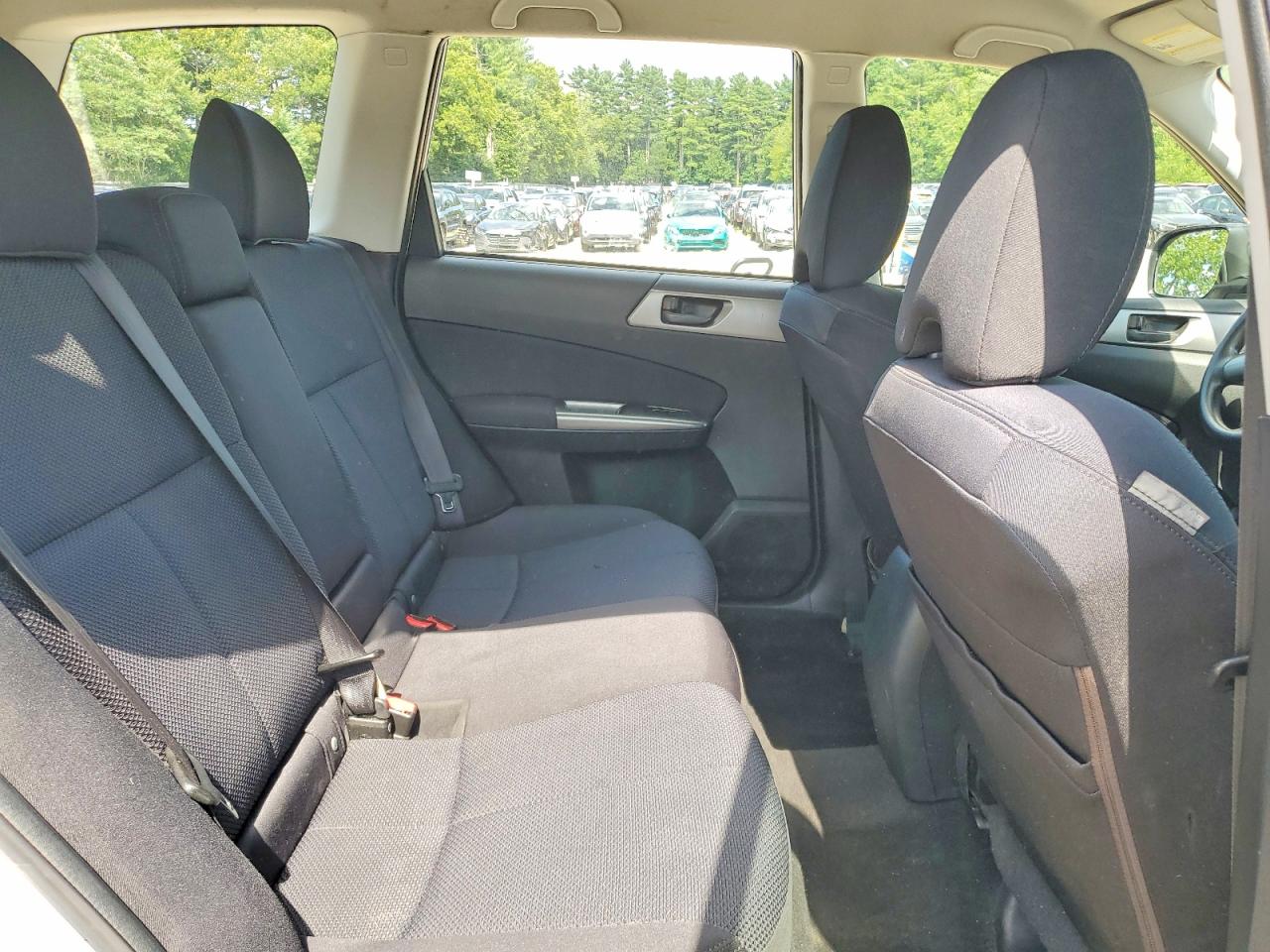 2011 Subaru Forester 2.5x Silver vin: JF2SHABC1BH776285