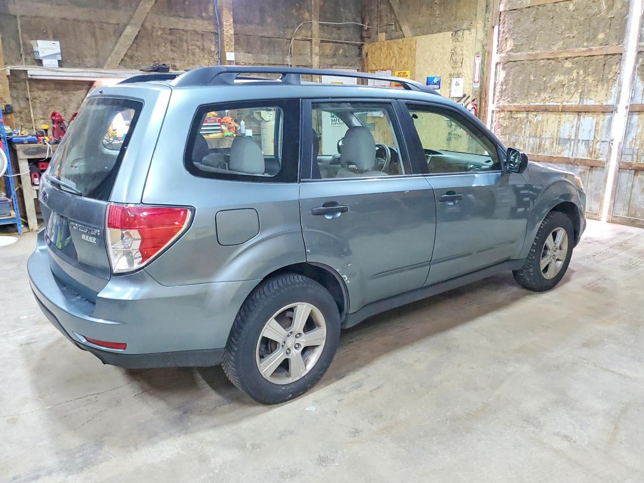 2012 Subaru Forester 2.5x Серый vin: JF2SHABC1CH403362