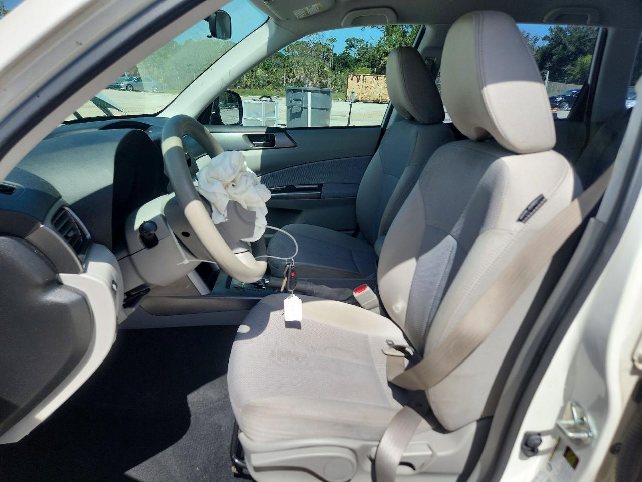 2012 Subaru Forester 2.5x White vin: JF2SHABC1CH451721