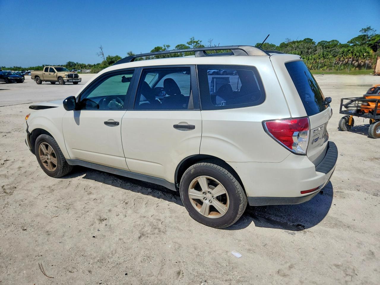 2012 Subaru Forester 2.5x White vin: JF2SHABC1CH451721