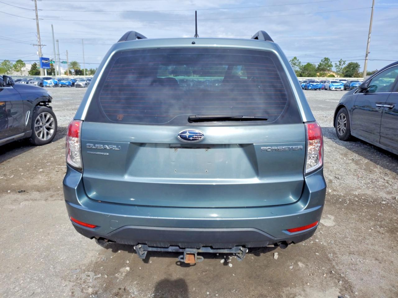 2012 Subaru Forester 2.5x Blue vin: JF2SHABC1CH468289