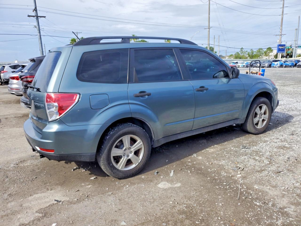 2012 Subaru Forester 2.5x Blue vin: JF2SHABC1CH468289