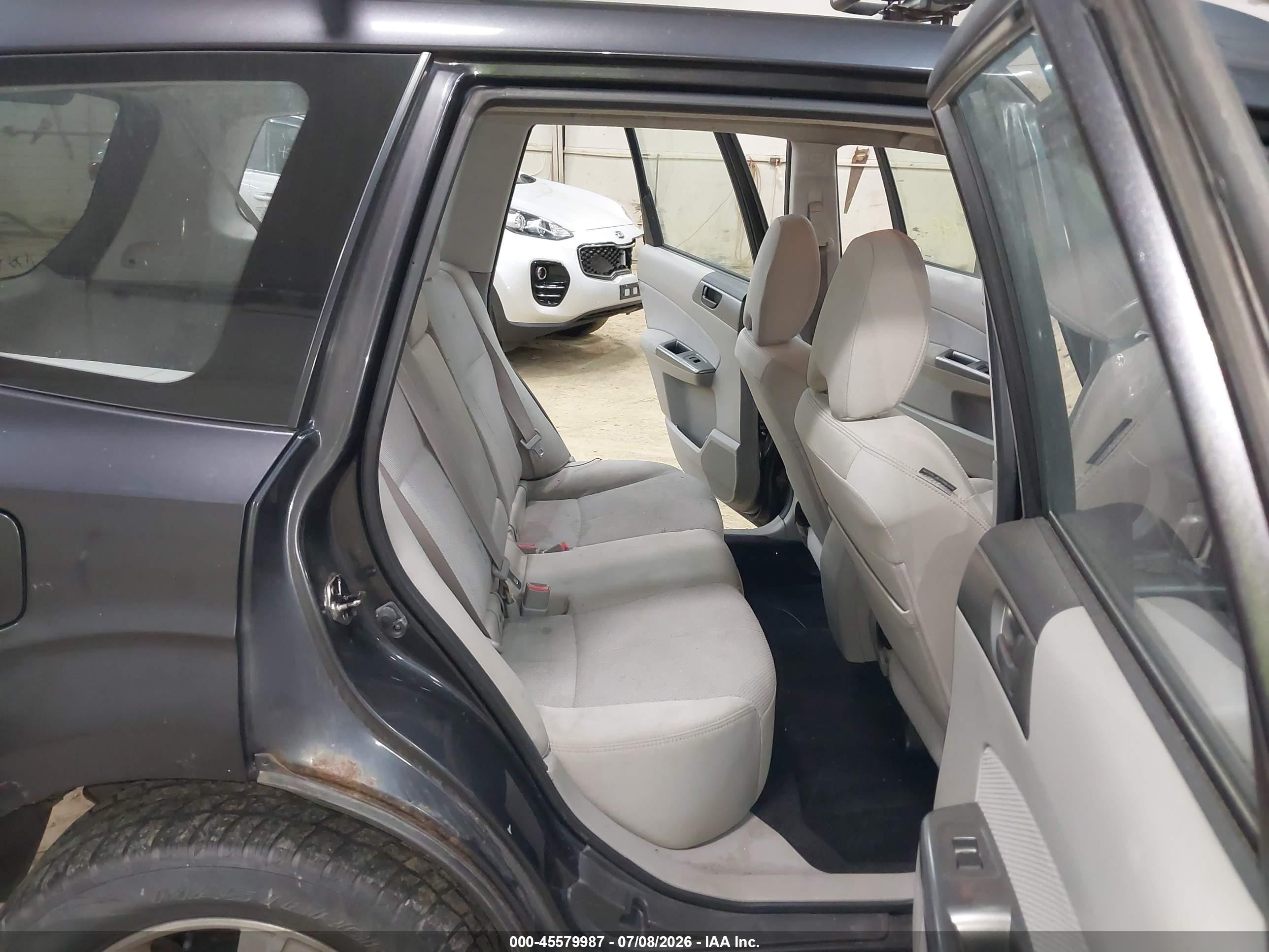 2013 Subaru Forester 2.5x Gray vin: JF2SHABC1DH400169