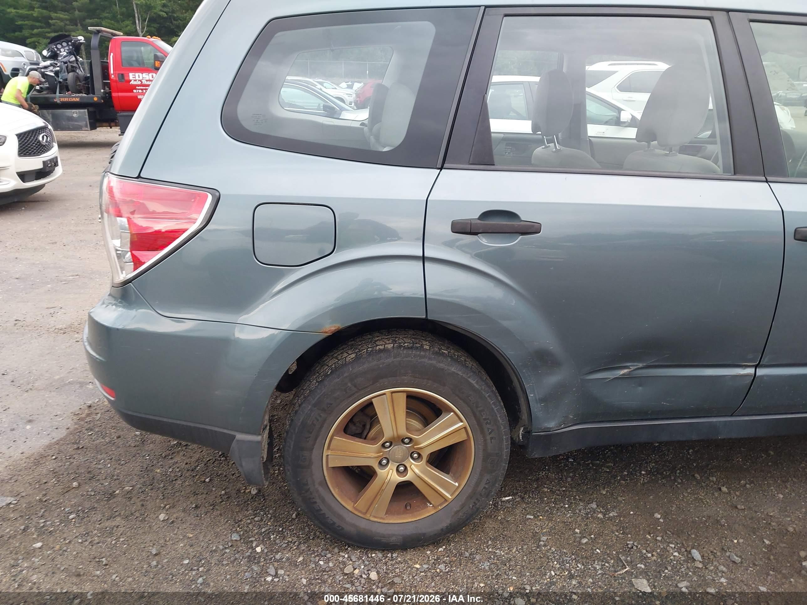 2013 Subaru Forester 2.5x Зеленый vin: JF2SHABC1DH413861