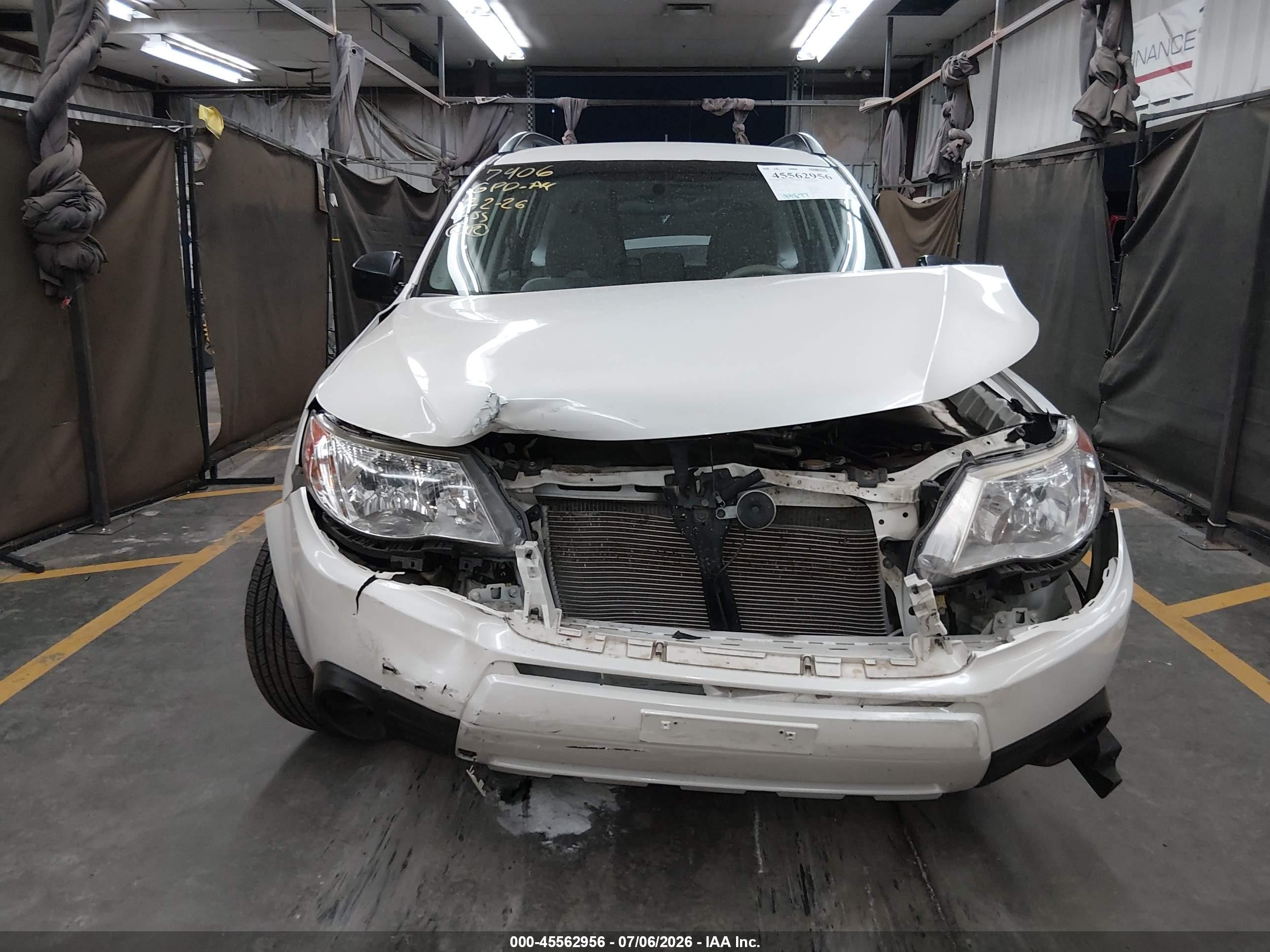 2013 Subaru Forester 2.5x White vin: JF2SHABC1DH442695