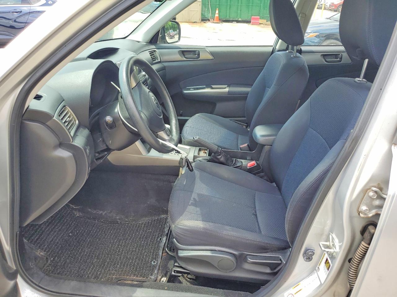 2011 Subaru Forester 2.5x Серебряный vin: JF2SHABC2BH710988
