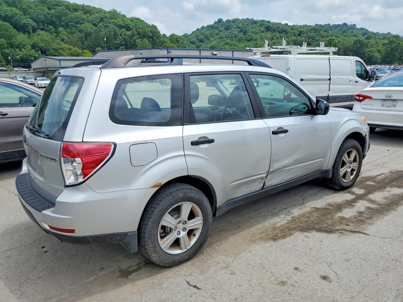 2011 Subaru Forester 2.5x Серебряный vin: JF2SHABC2BH710988
