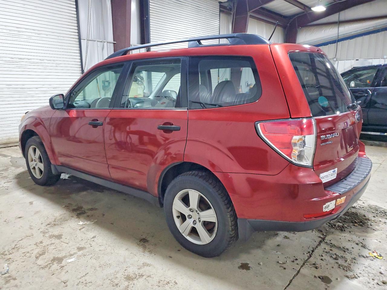 2011 Subaru Forester 2.5x Красный vin: JF2SHABC2BH717035