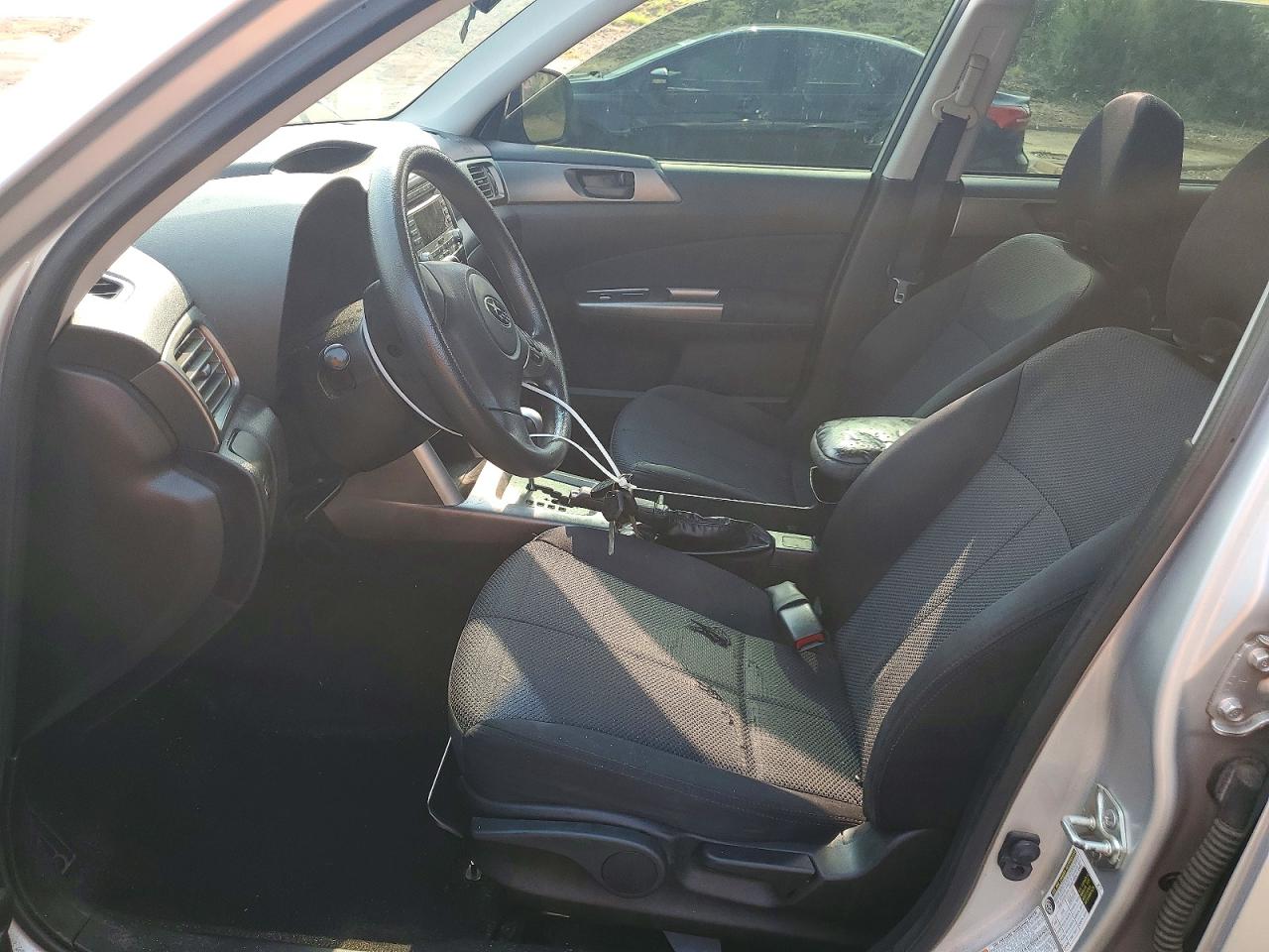 2011 Subaru Forester 2.5x Silver vin: JF2SHABC2BH765375