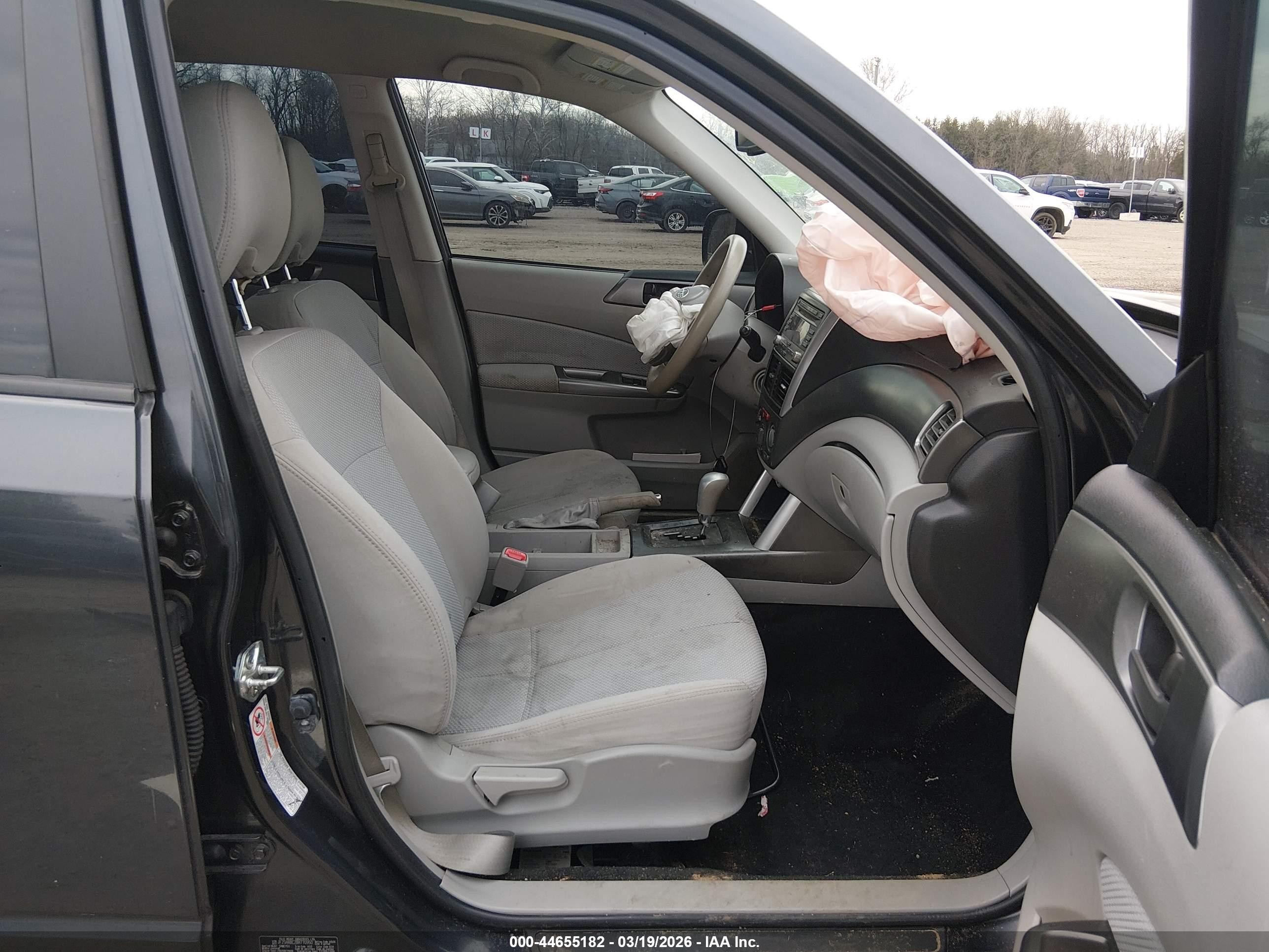 2011 Subaru Forester 2.5x Gray vin: JF2SHABC2BH770950
