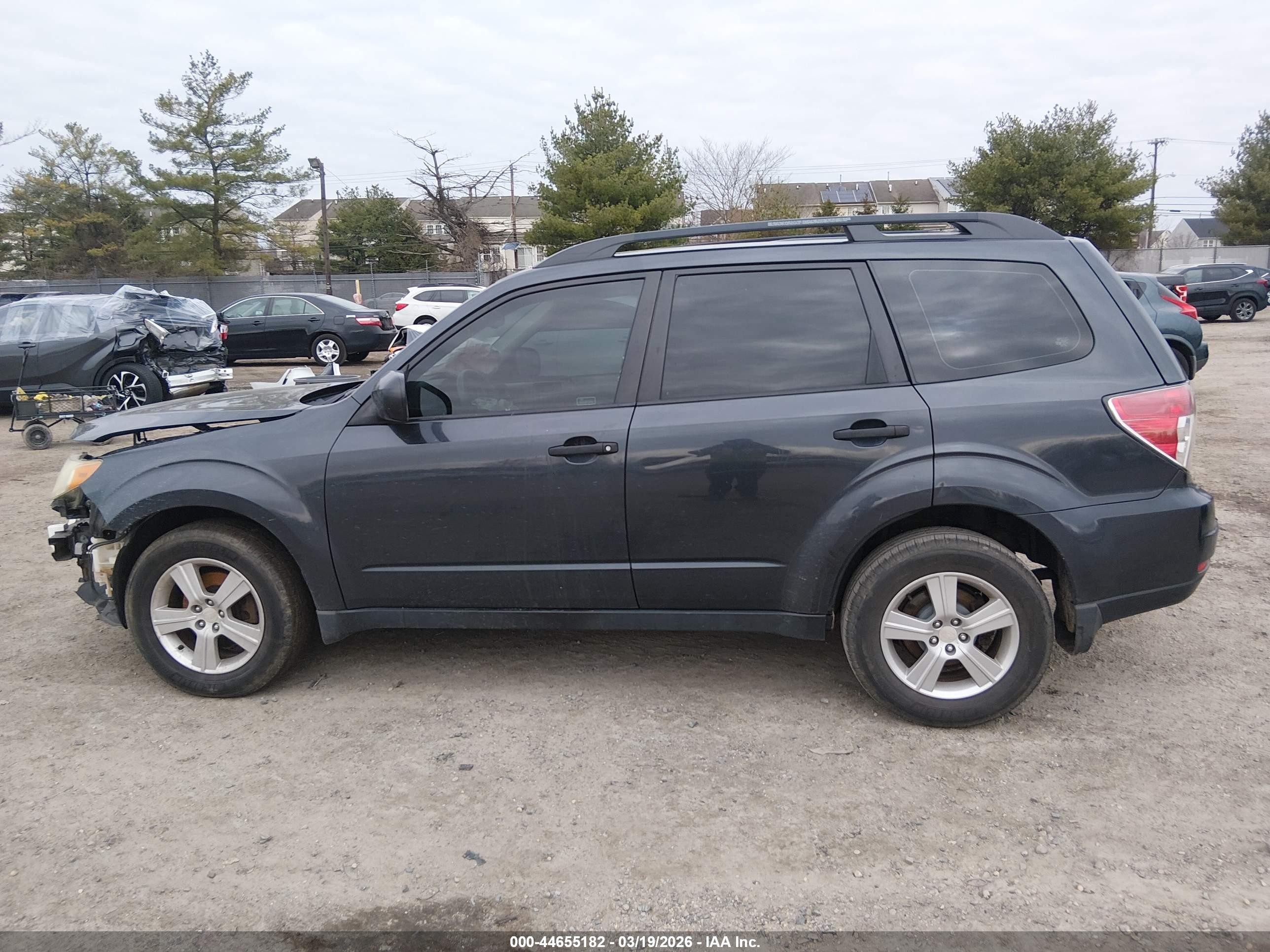 2011 Subaru Forester 2.5x Gray vin: JF2SHABC2BH770950