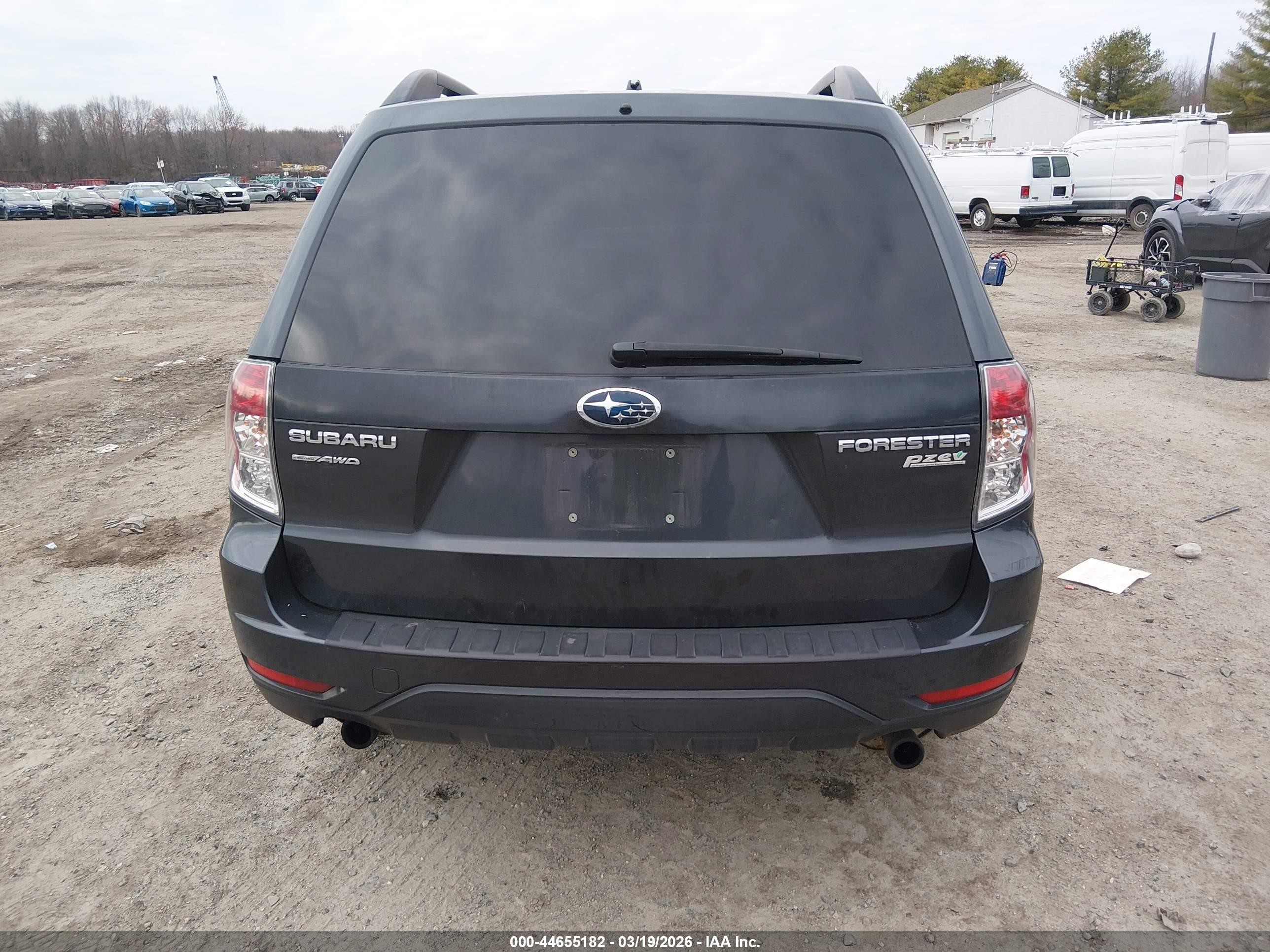 2011 Subaru Forester 2.5x Gray vin: JF2SHABC2BH770950