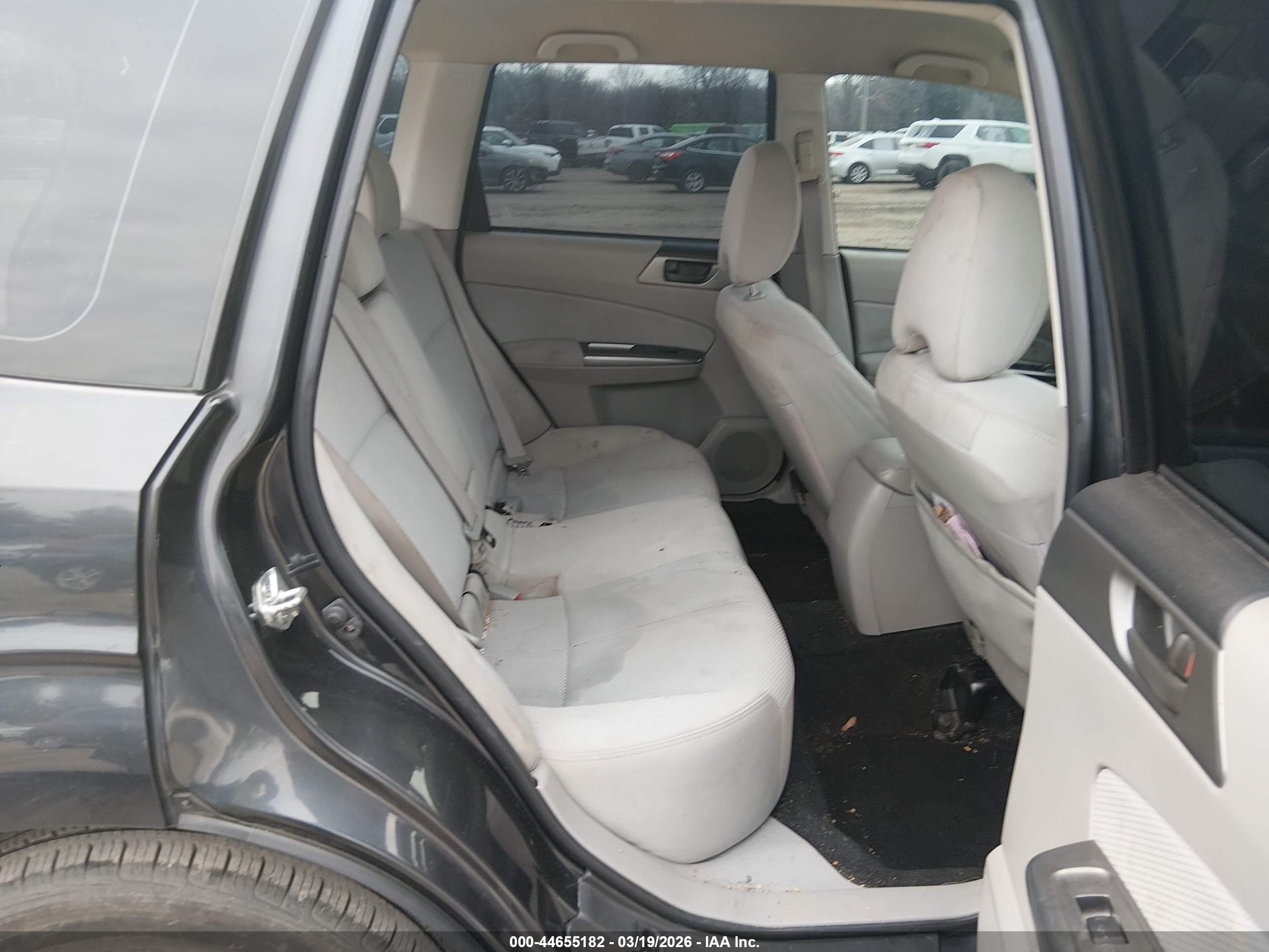 2011 Subaru Forester 2.5x Gray vin: JF2SHABC2BH770950