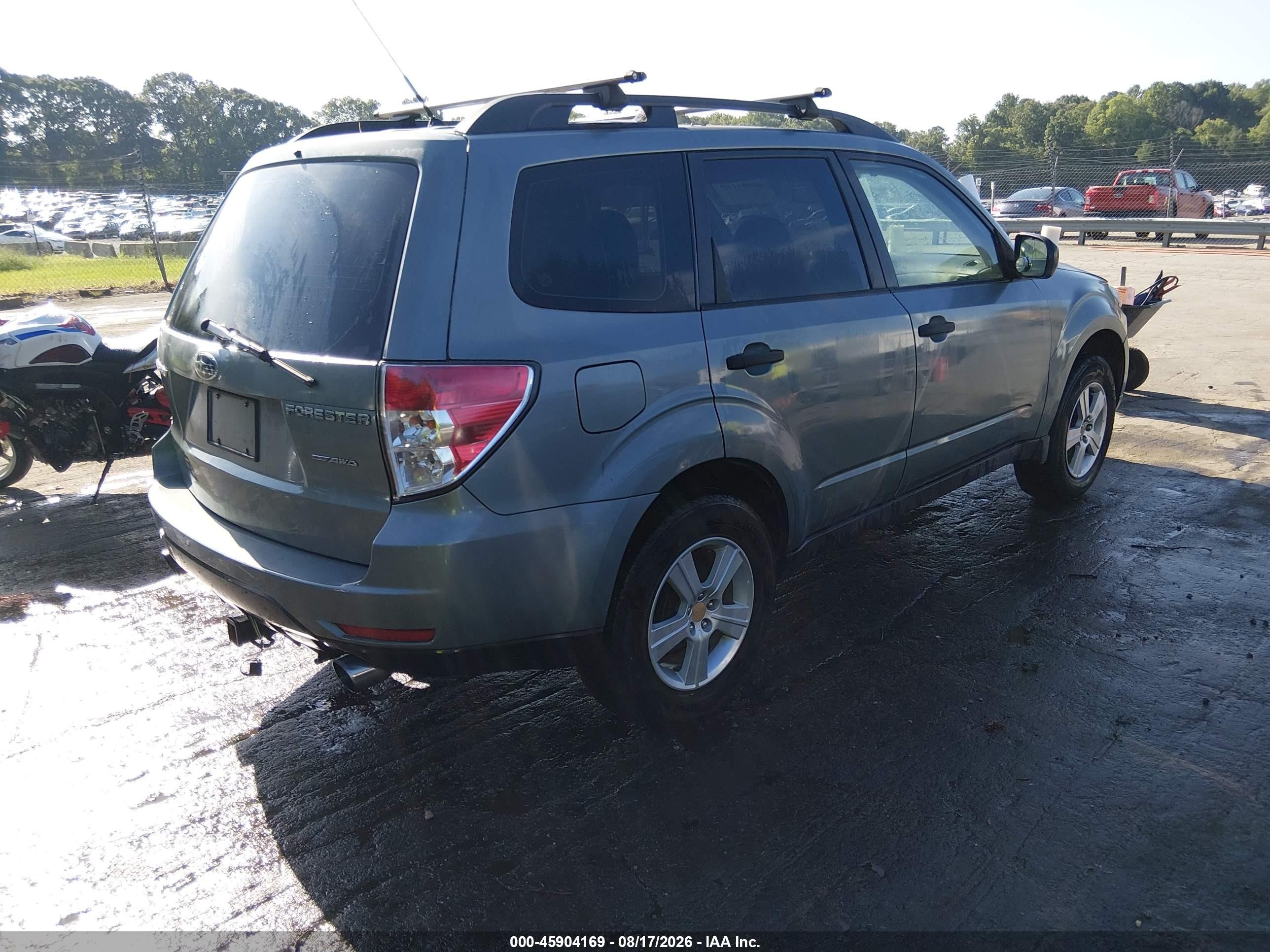 2011 Subaru Forester 2.5x Gray vin: JF2SHABC2BH773766