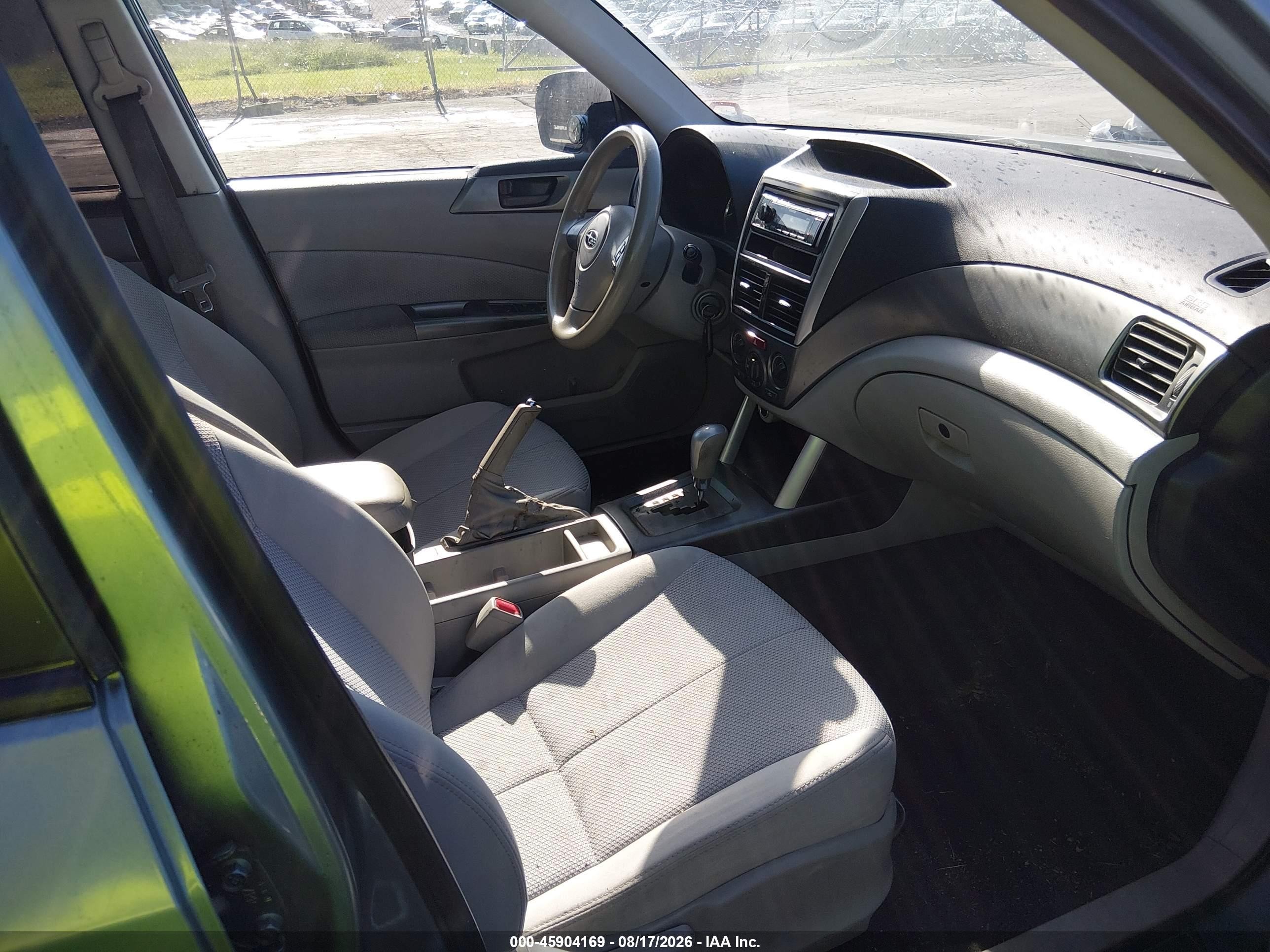 2011 Subaru Forester 2.5x Gray vin: JF2SHABC2BH773766