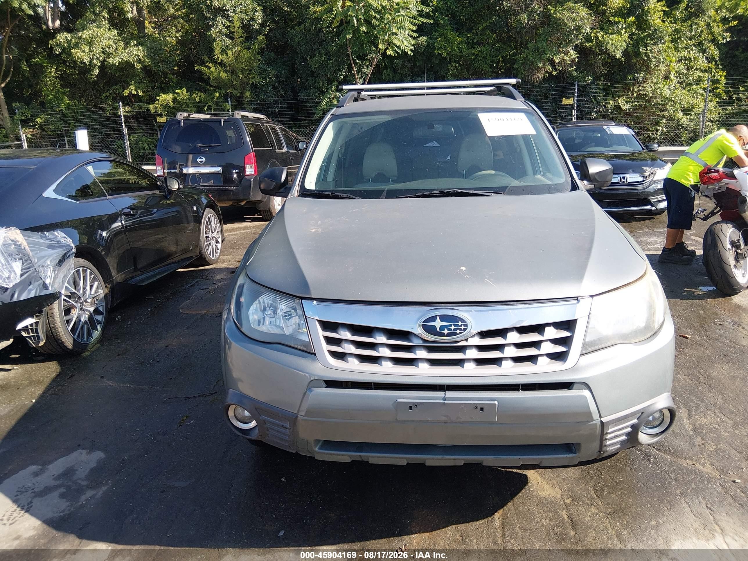 2011 Subaru Forester 2.5x Gray vin: JF2SHABC2BH773766