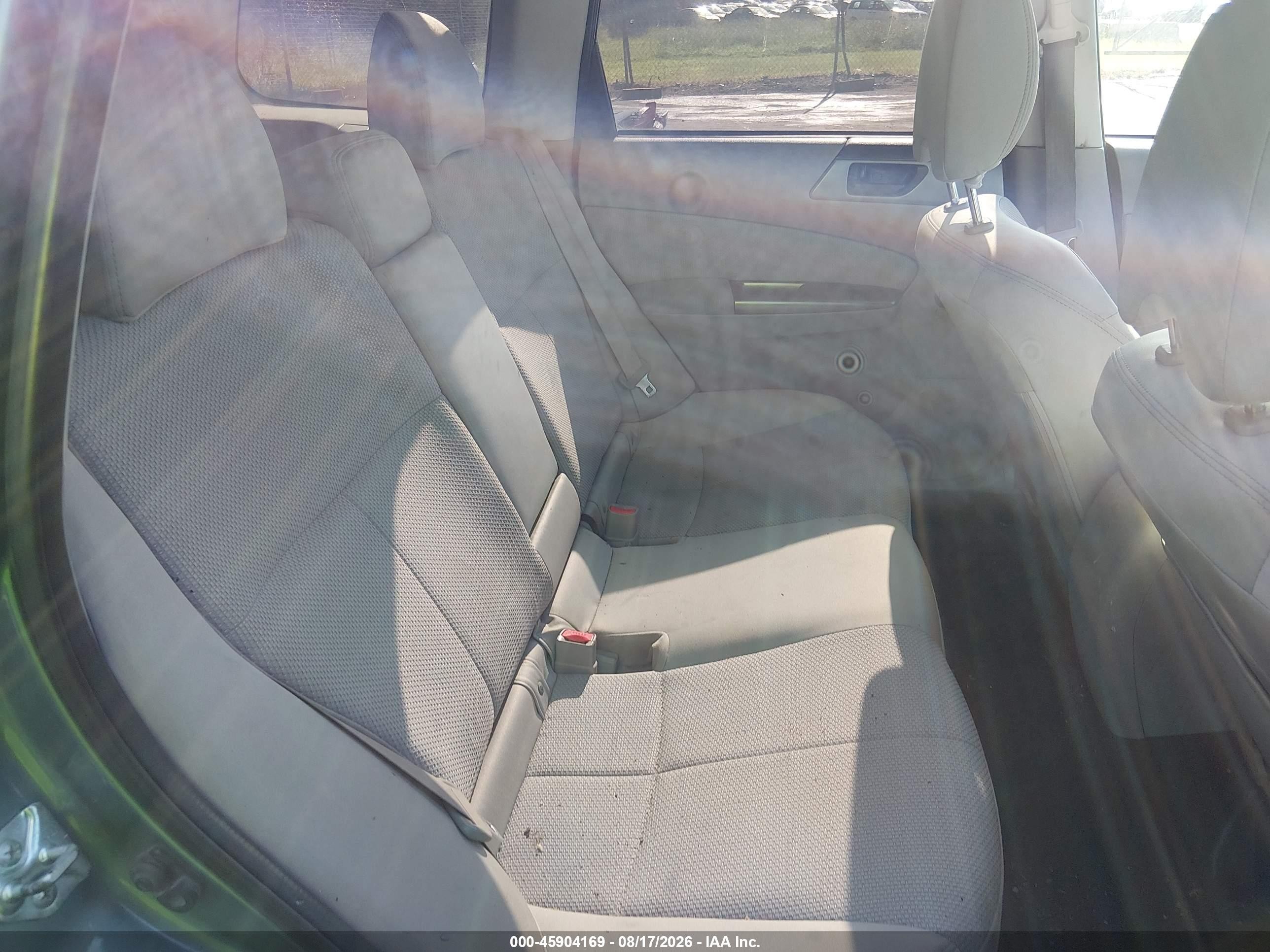 2011 Subaru Forester 2.5x Gray vin: JF2SHABC2BH773766