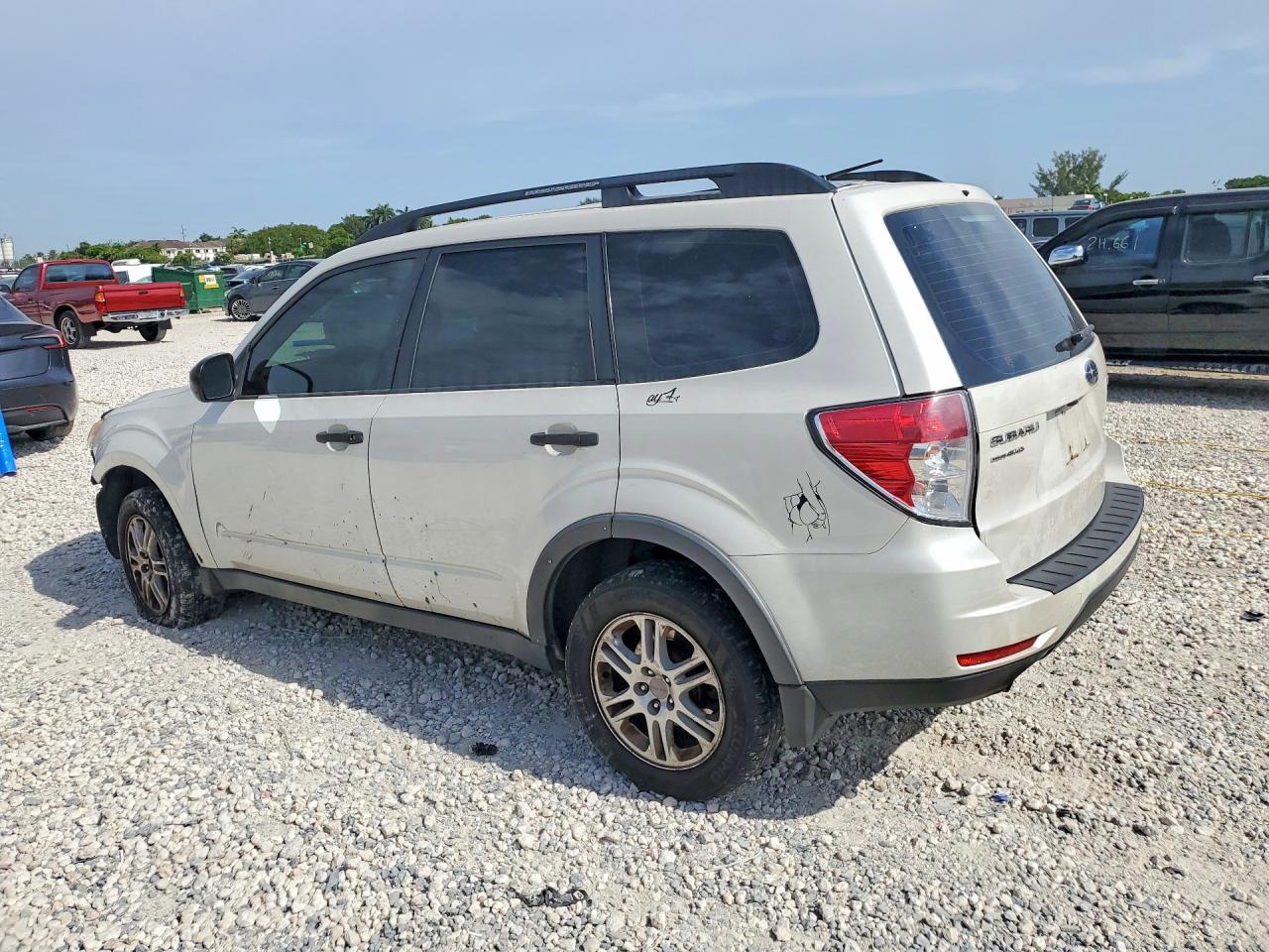 2011 Subaru Forester 2.5x White vin: JF2SHABC2BH778997