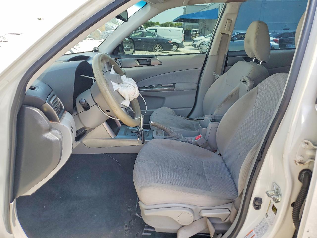 2011 Subaru Forester 2.5x White vin: JF2SHABC2BH778997