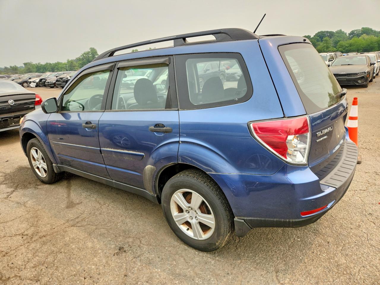 2011 Subaru Forester Blue vin: JF2SHABC2BH780409