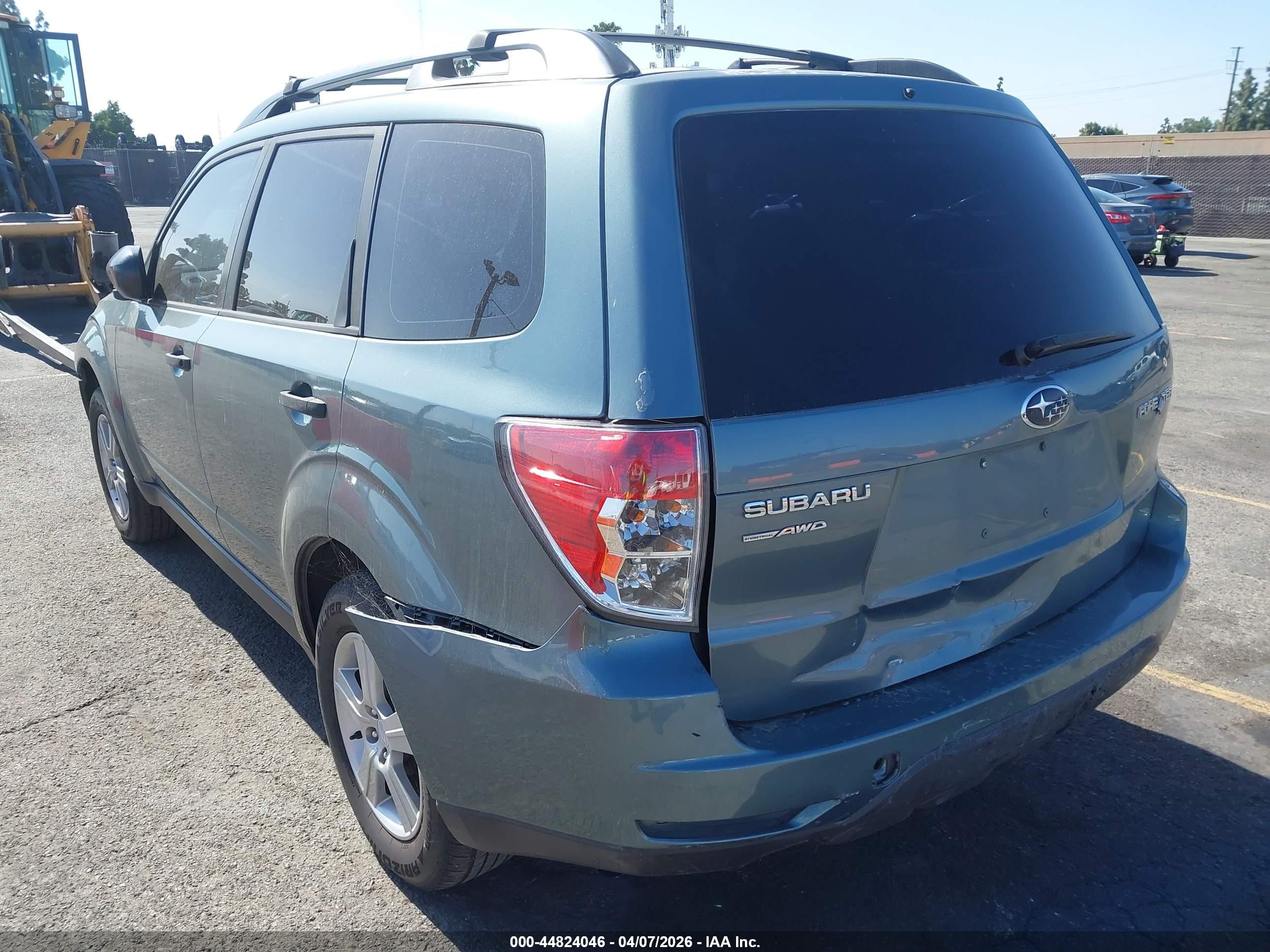 2012 Subaru Forester 2.5x Green vin: JF2SHABC2CG442466