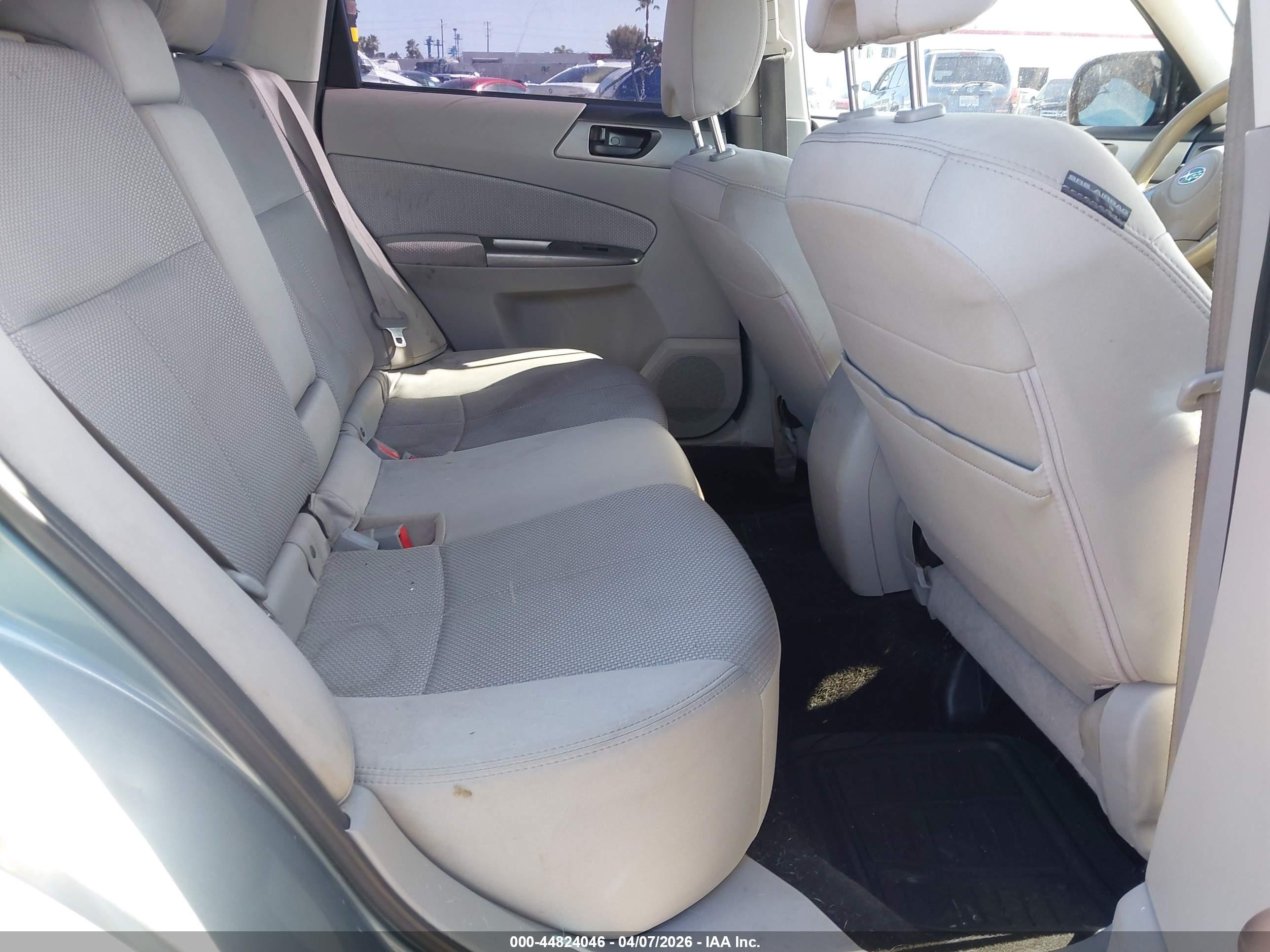 2012 Subaru Forester 2.5x Green vin: JF2SHABC2CG442466