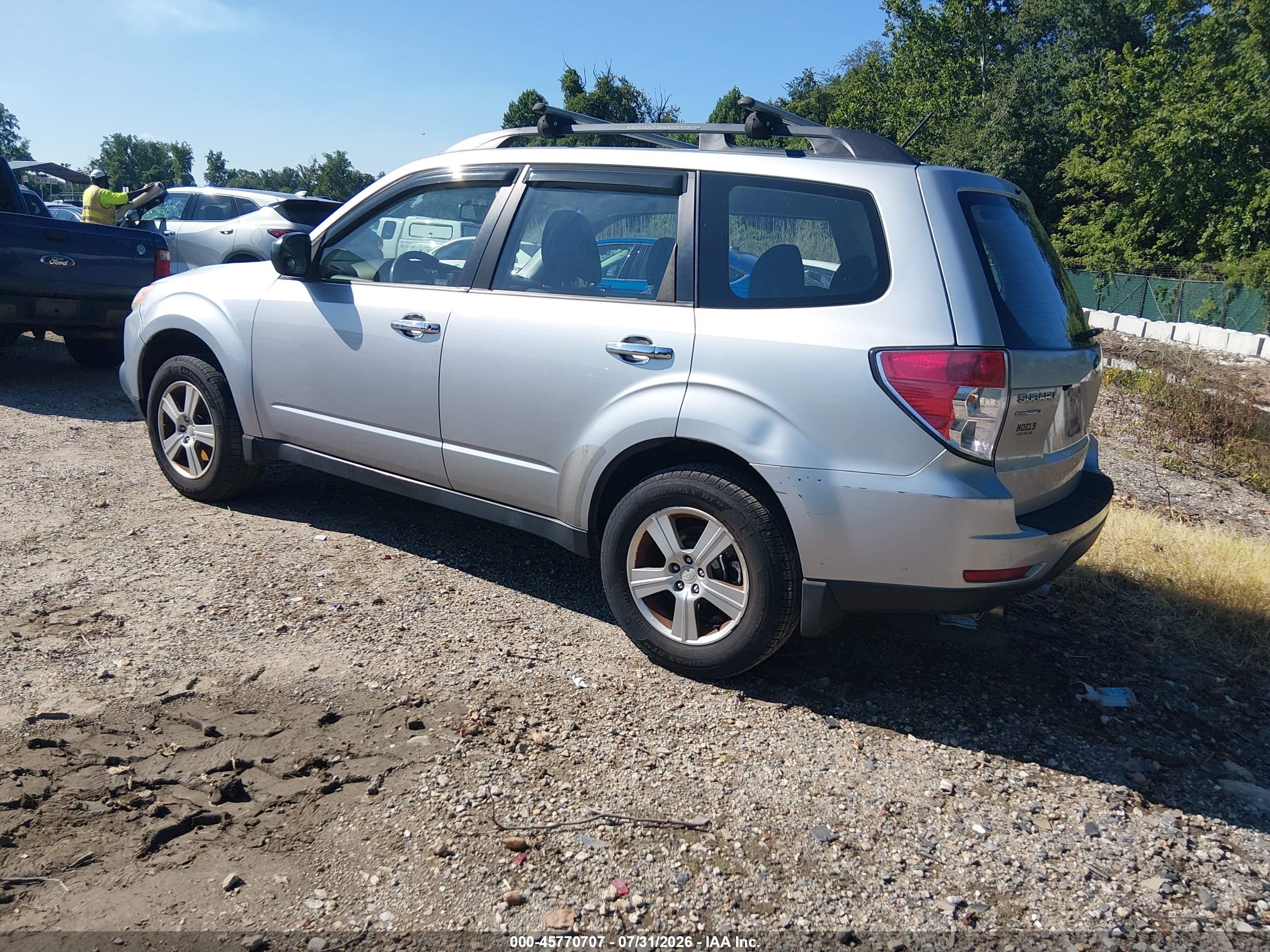 2012 Subaru Forester 2.5x Silver vin: JF2SHABC2CH405489