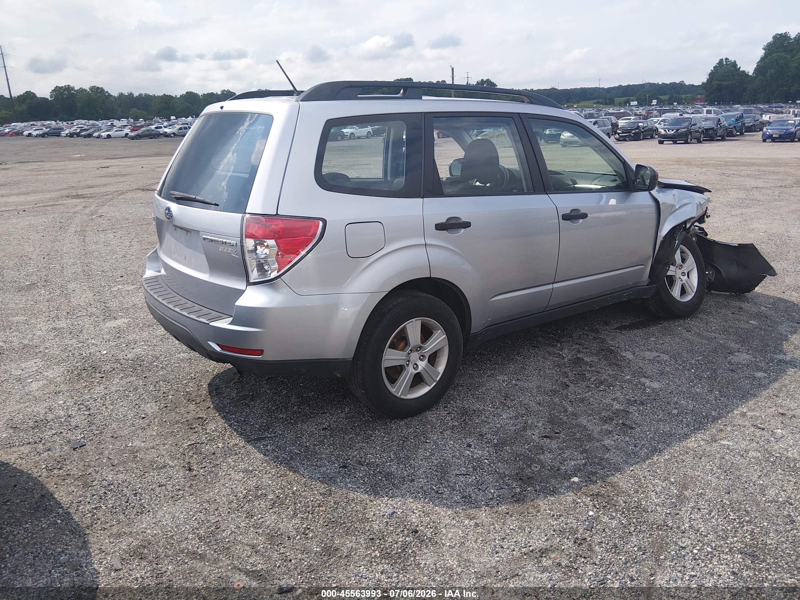 2012 Subaru Forester 2.5x Silver vin: JF2SHABC2CH410823