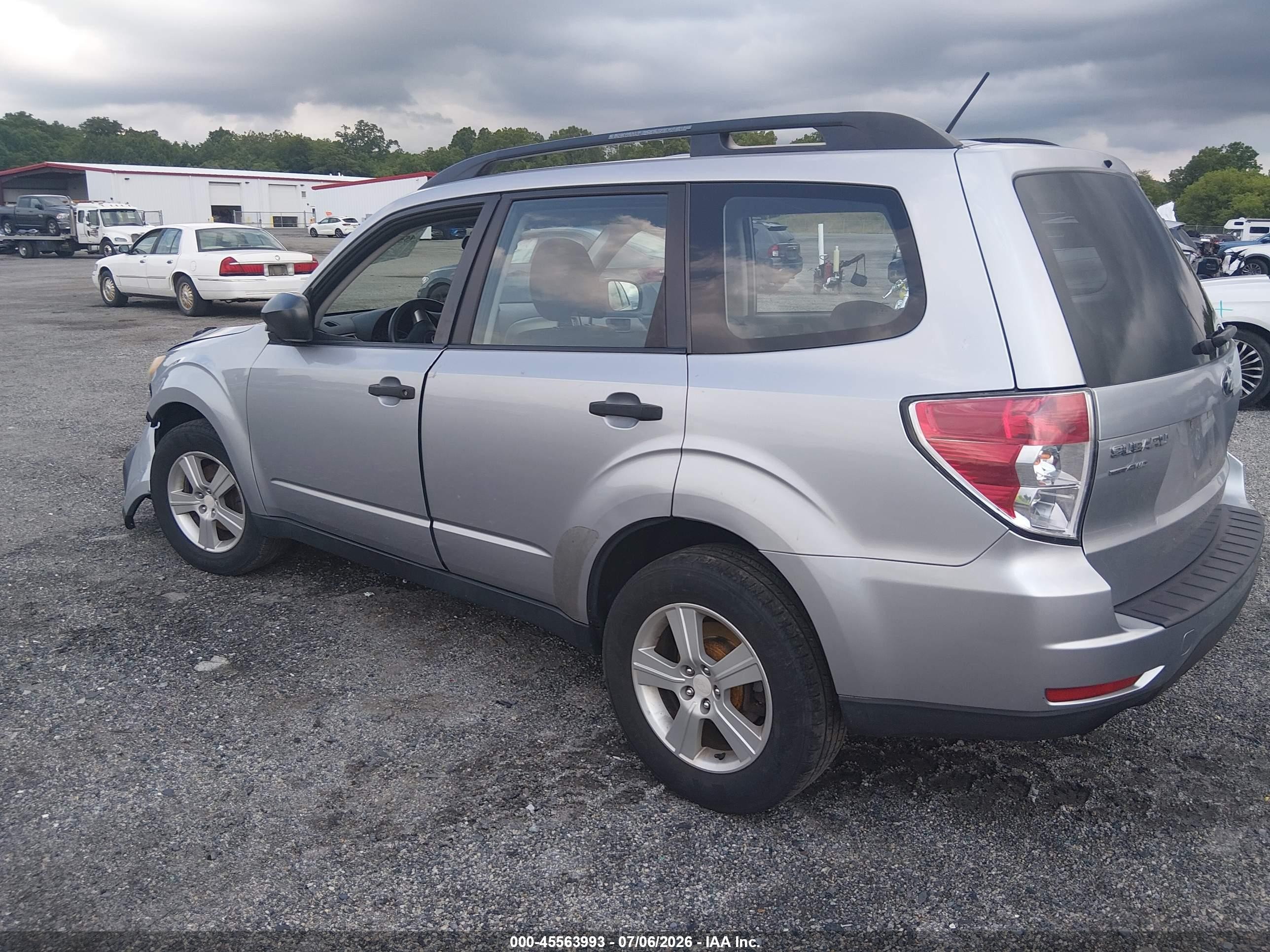 2012 Subaru Forester 2.5x Silver vin: JF2SHABC2CH410823