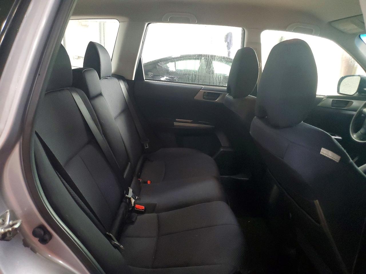 2012 Subaru Forester 2.5x Серебряный vin: JF2SHABC2CH412457