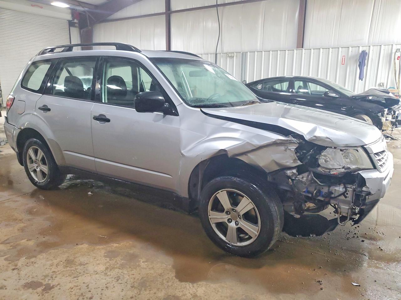 2012 Subaru Forester 2.5x Серебряный vin: JF2SHABC2CH412457
