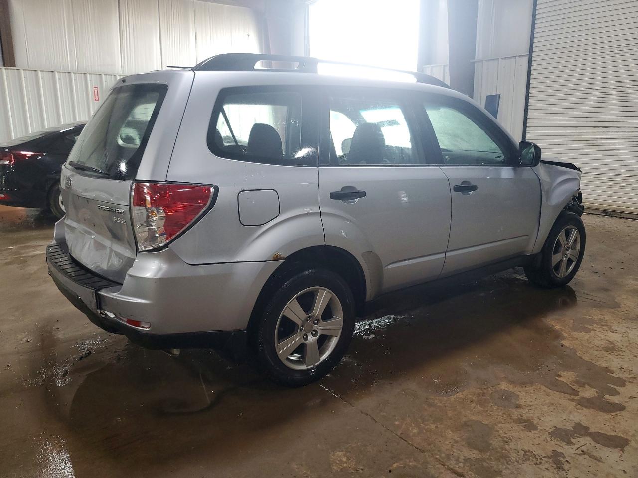 2012 Subaru Forester 2.5x Серебряный vin: JF2SHABC2CH412457