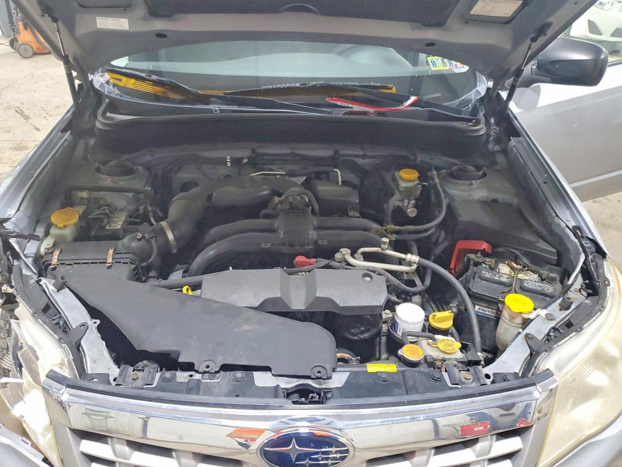 2012 Subaru Forester 2.5x Серебряный vin: JF2SHABC2CH412457