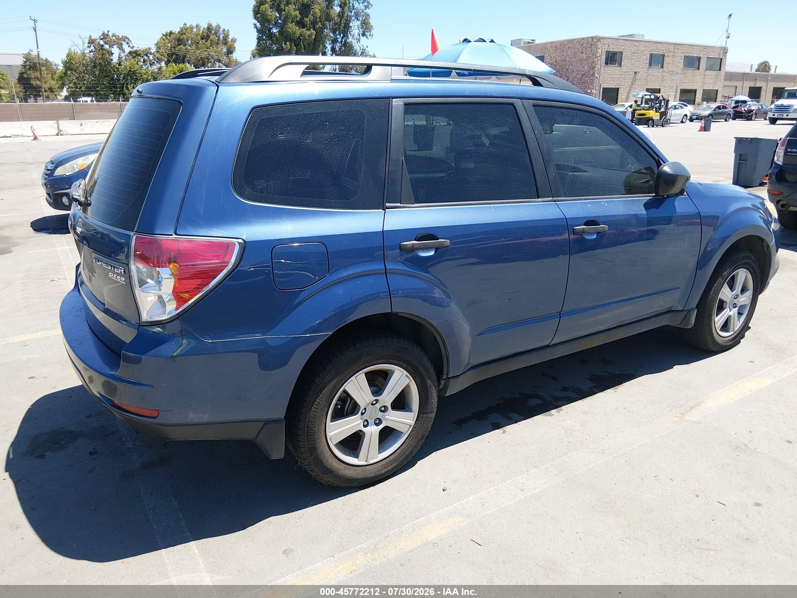 2012 Subaru Forester 2.5x Blue vin: JF2SHABC2CH423135