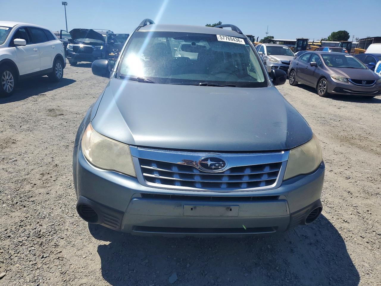 2012 Subaru Forester 2.5x Silver vin: JF2SHABC2CH462582