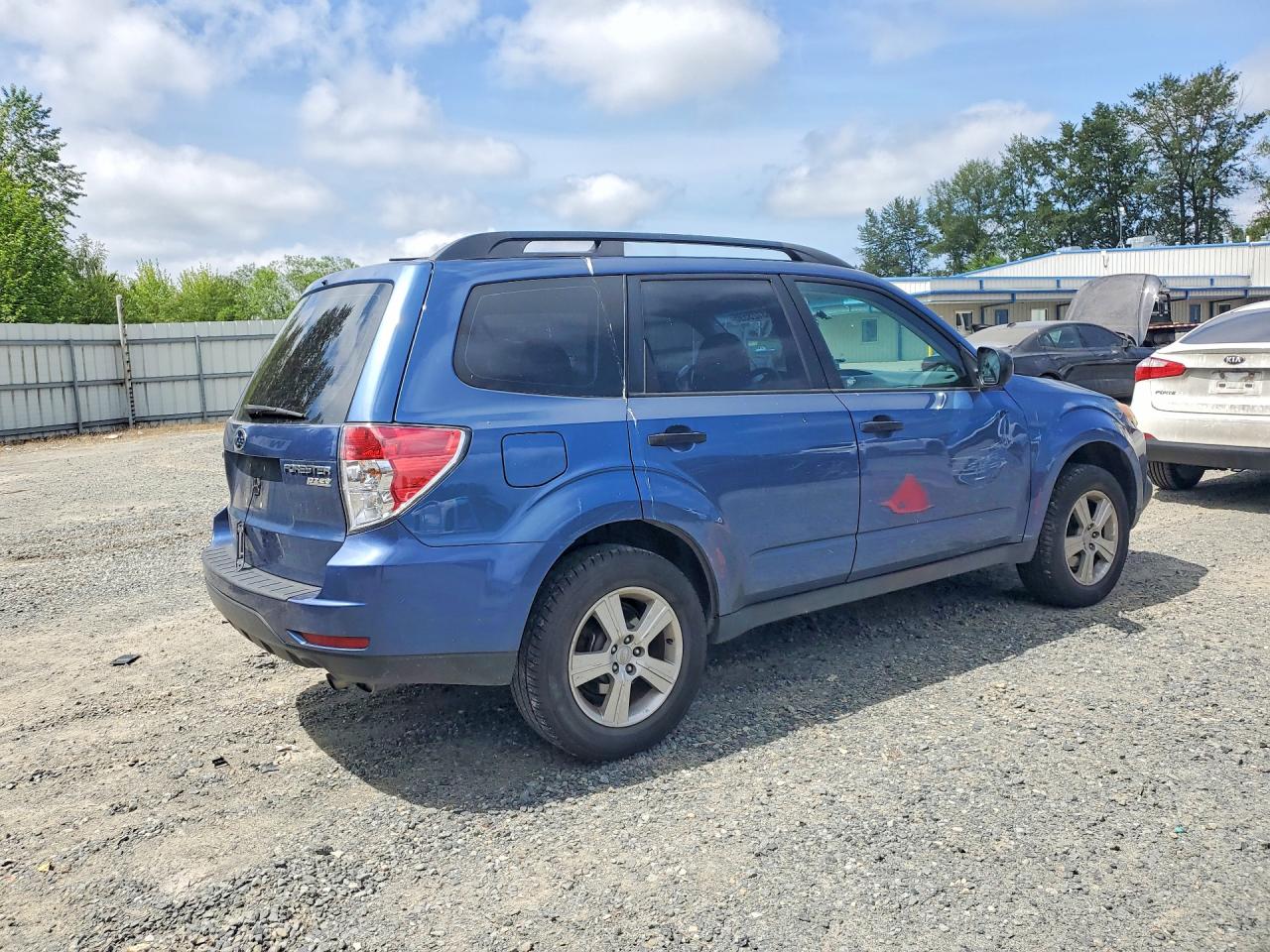 2012 Subaru Forester 2.5x Blue vin: JF2SHABC2CH463277