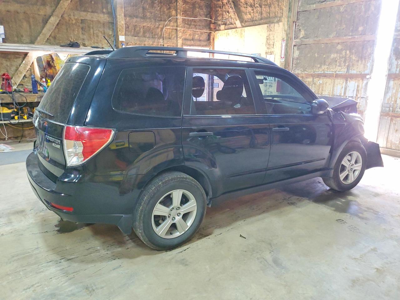2013 Subaru Forester 2.5x Черный vin: JF2SHABC2DH415246