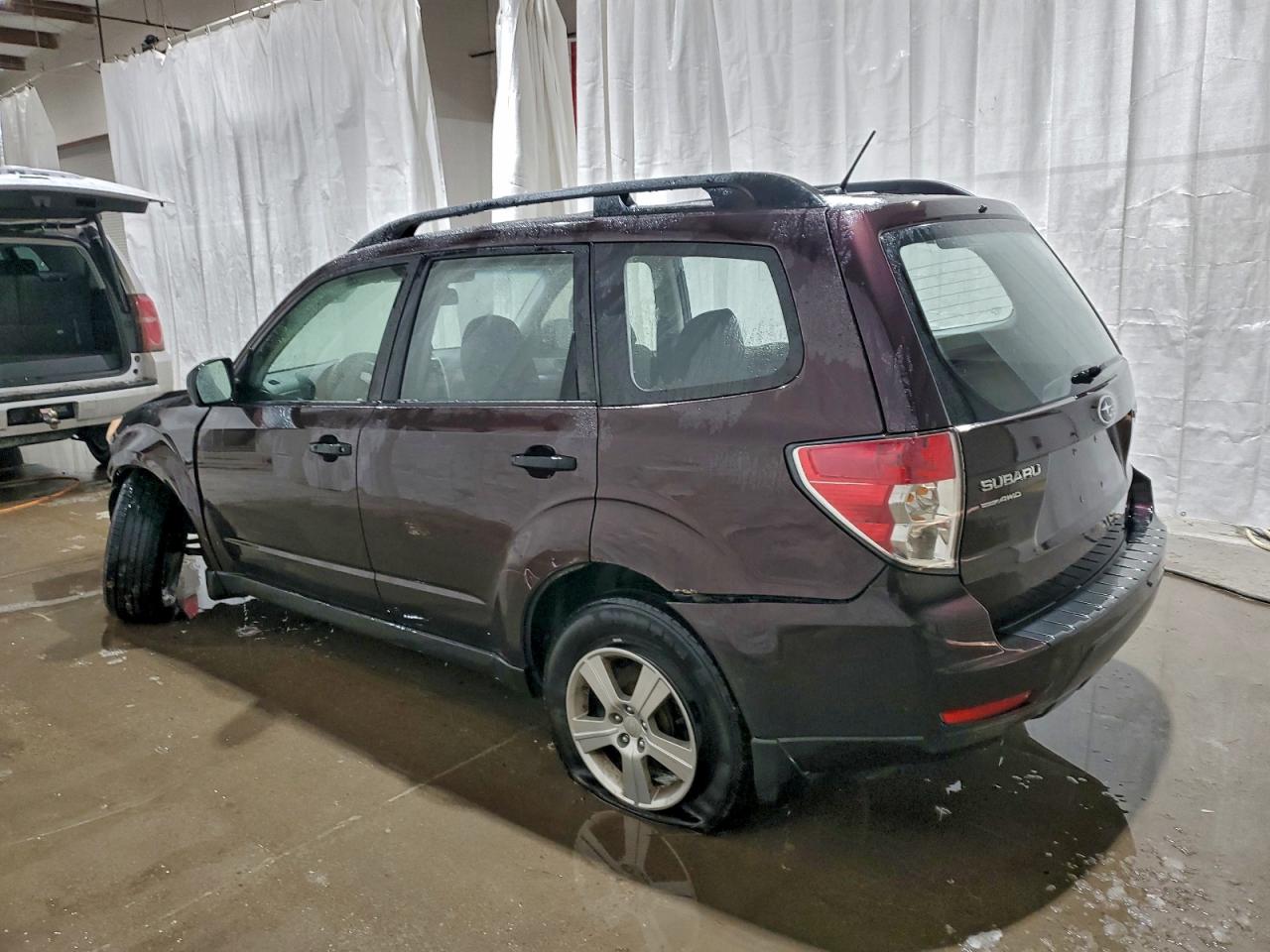 2013 Subaru Forester 2.5x Burgundy vin: JF2SHABC2DH425324